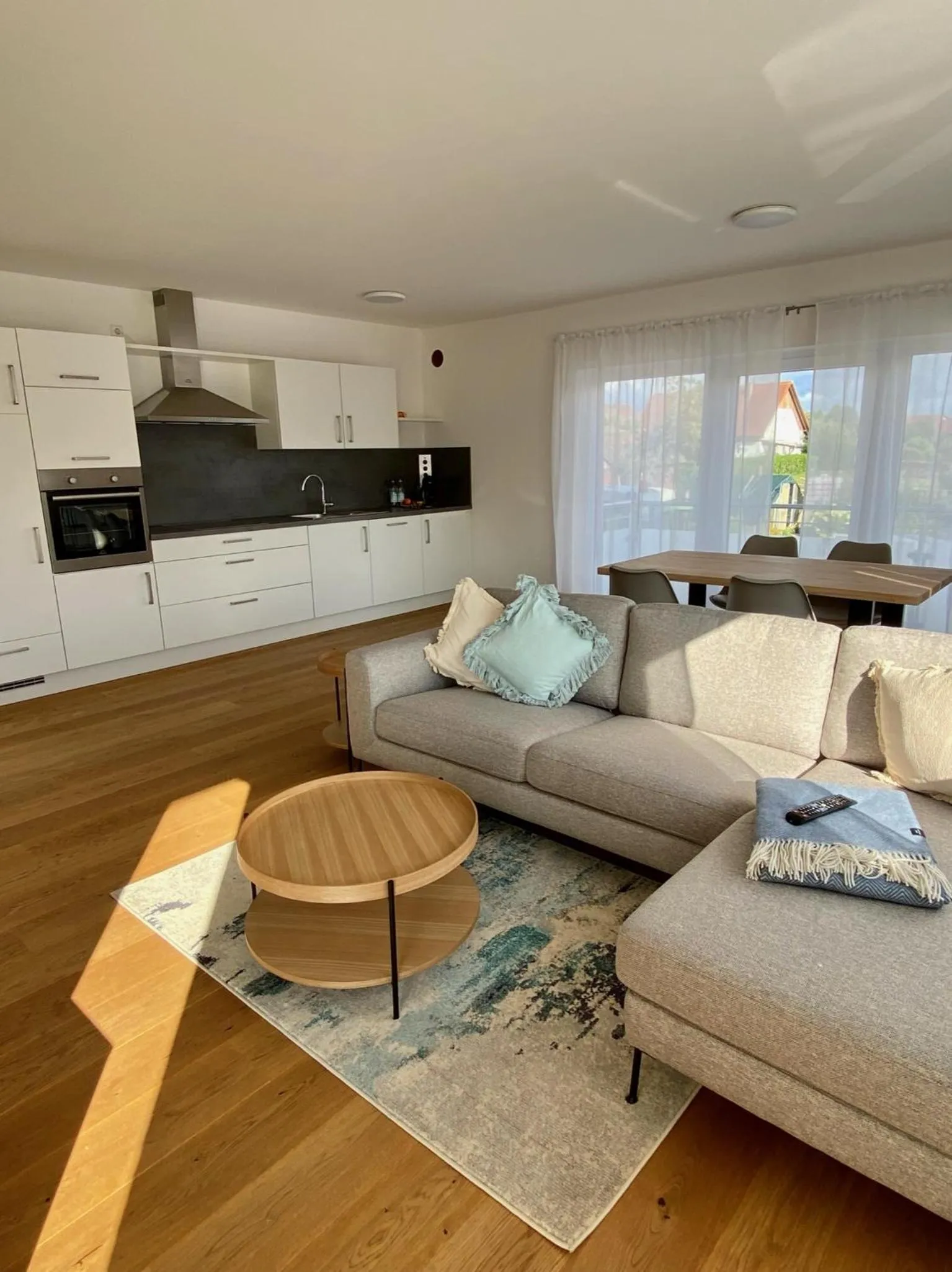 Kitchen or kitchenette in Schoko-Apartments mit Bad & Küche