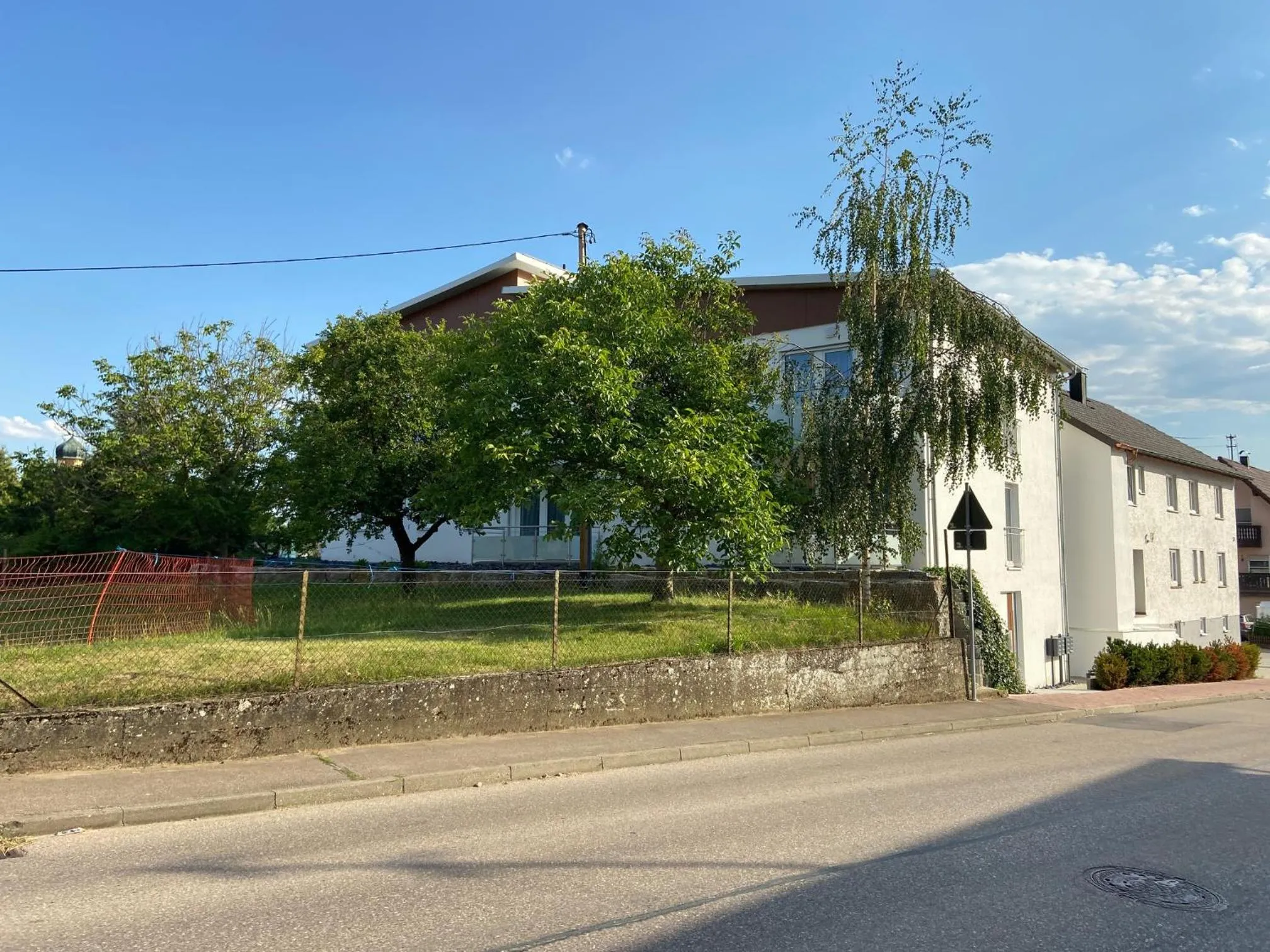 Facade/entrance in Schoko-Apartments mit Bad & Küche