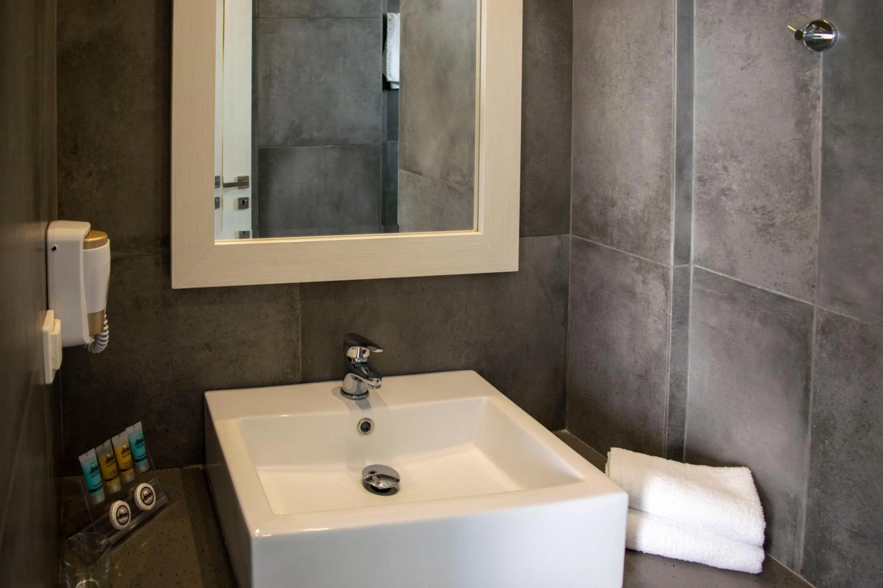 Bathroom in Giannoulaki Resort