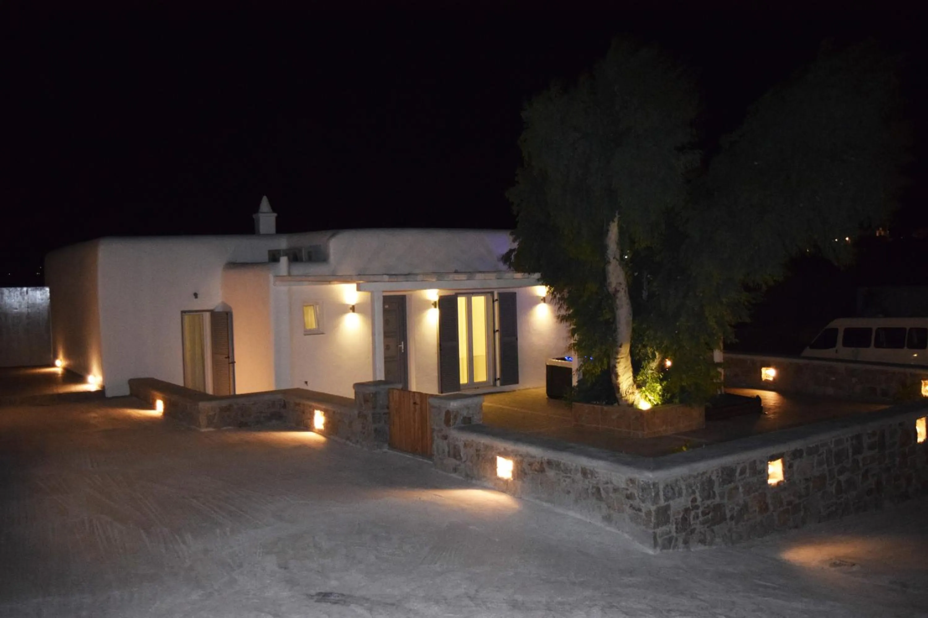 Property building in Giannoulaki Resort