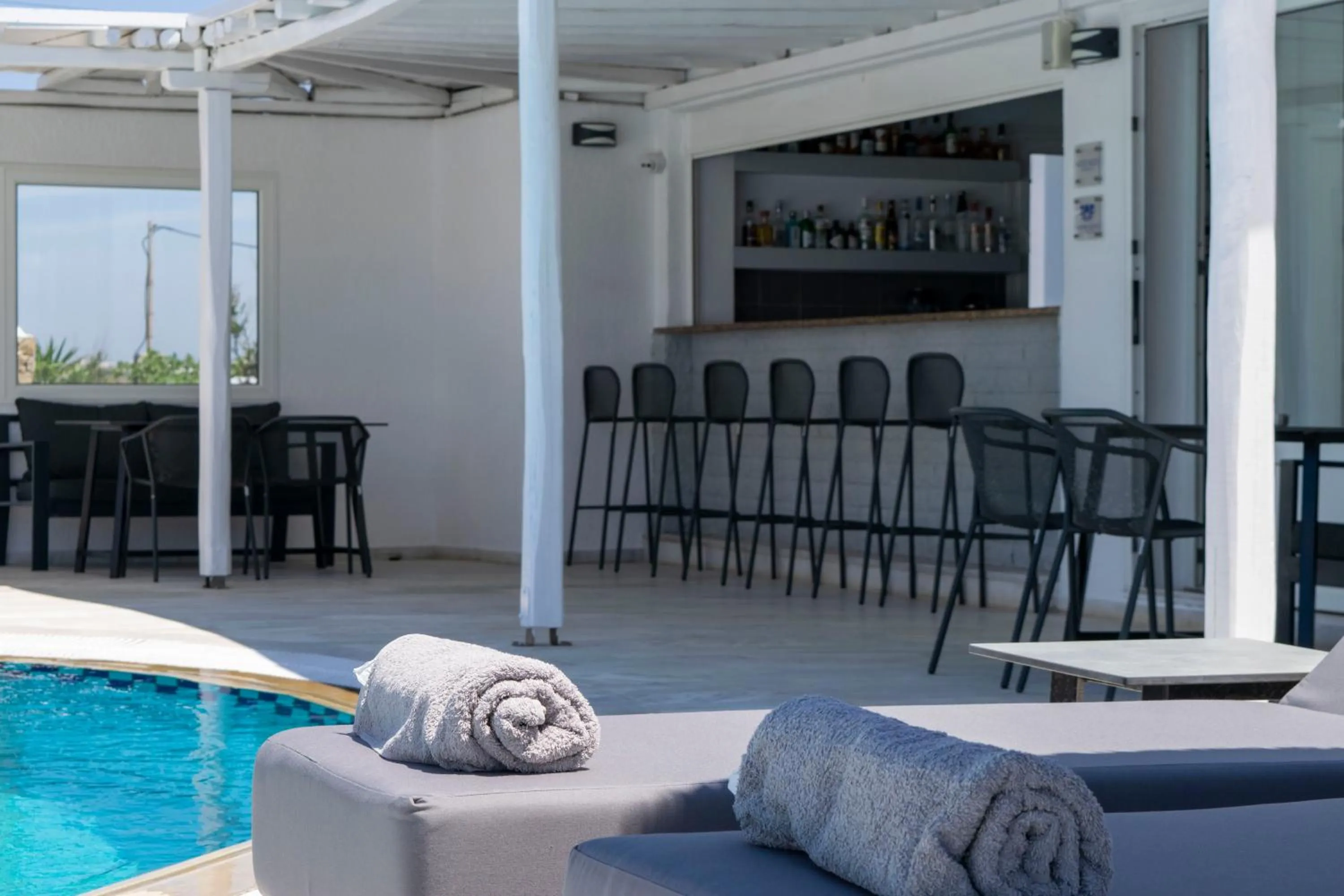 Swimming pool in Giannoulaki Resort