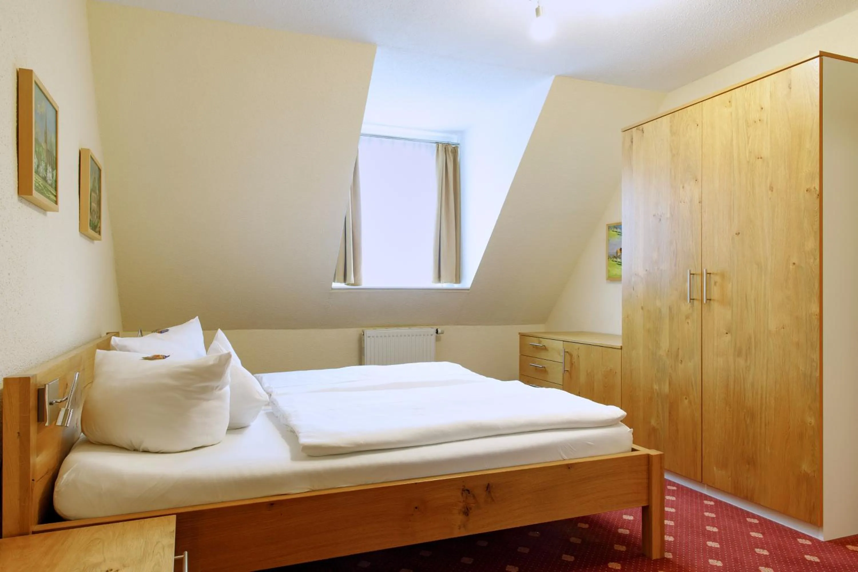 Bedroom, Bed in Eisenberger Hof