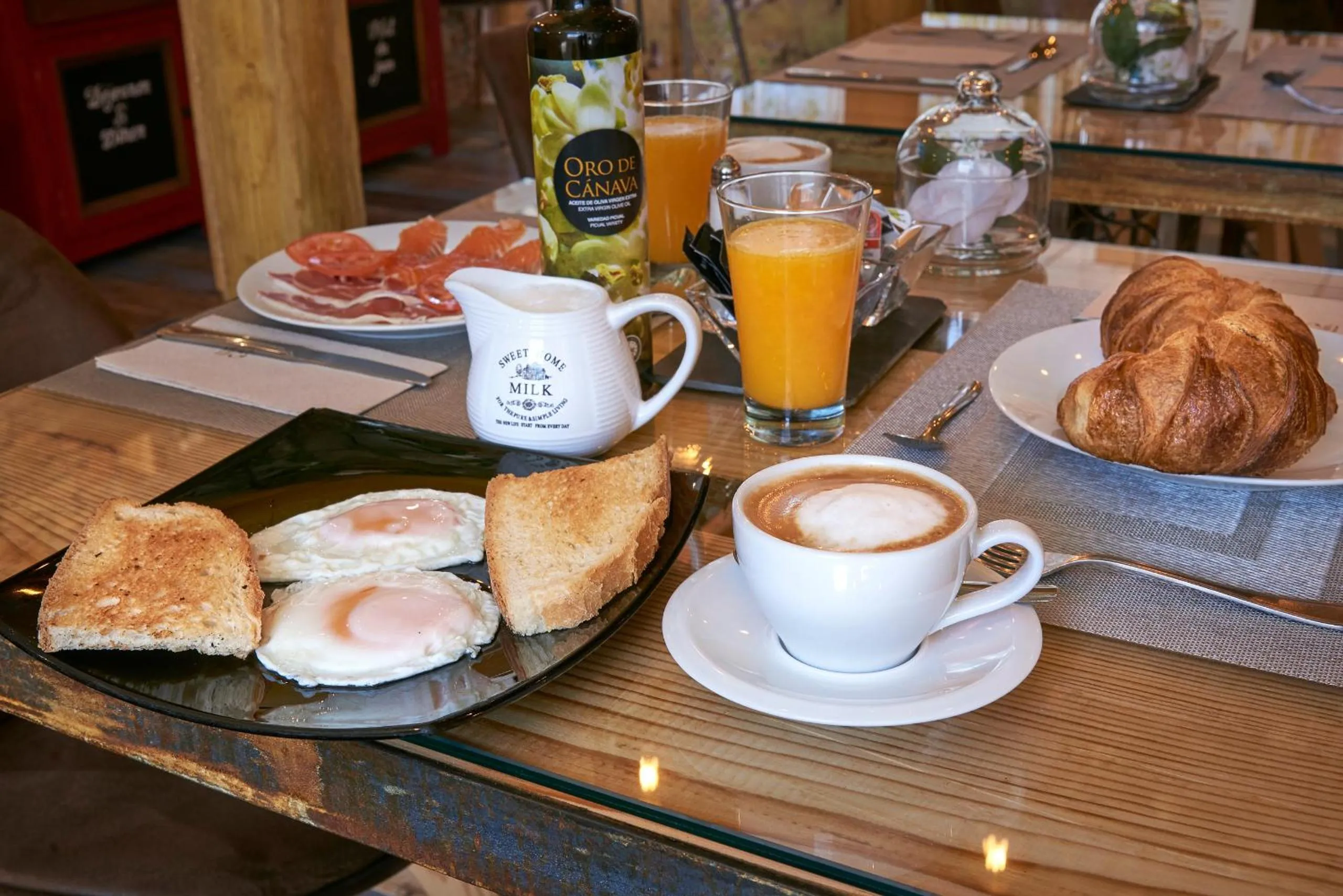 Continental breakfast in Habitaciones Premium Finca la Casona