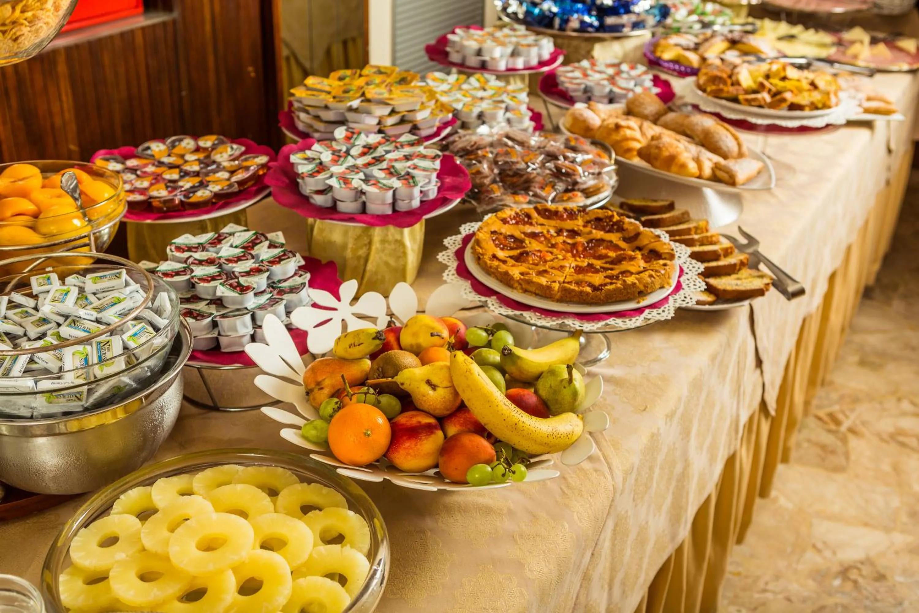 Italian breakfast in Hotel La Pace - Bianchi Hotels
