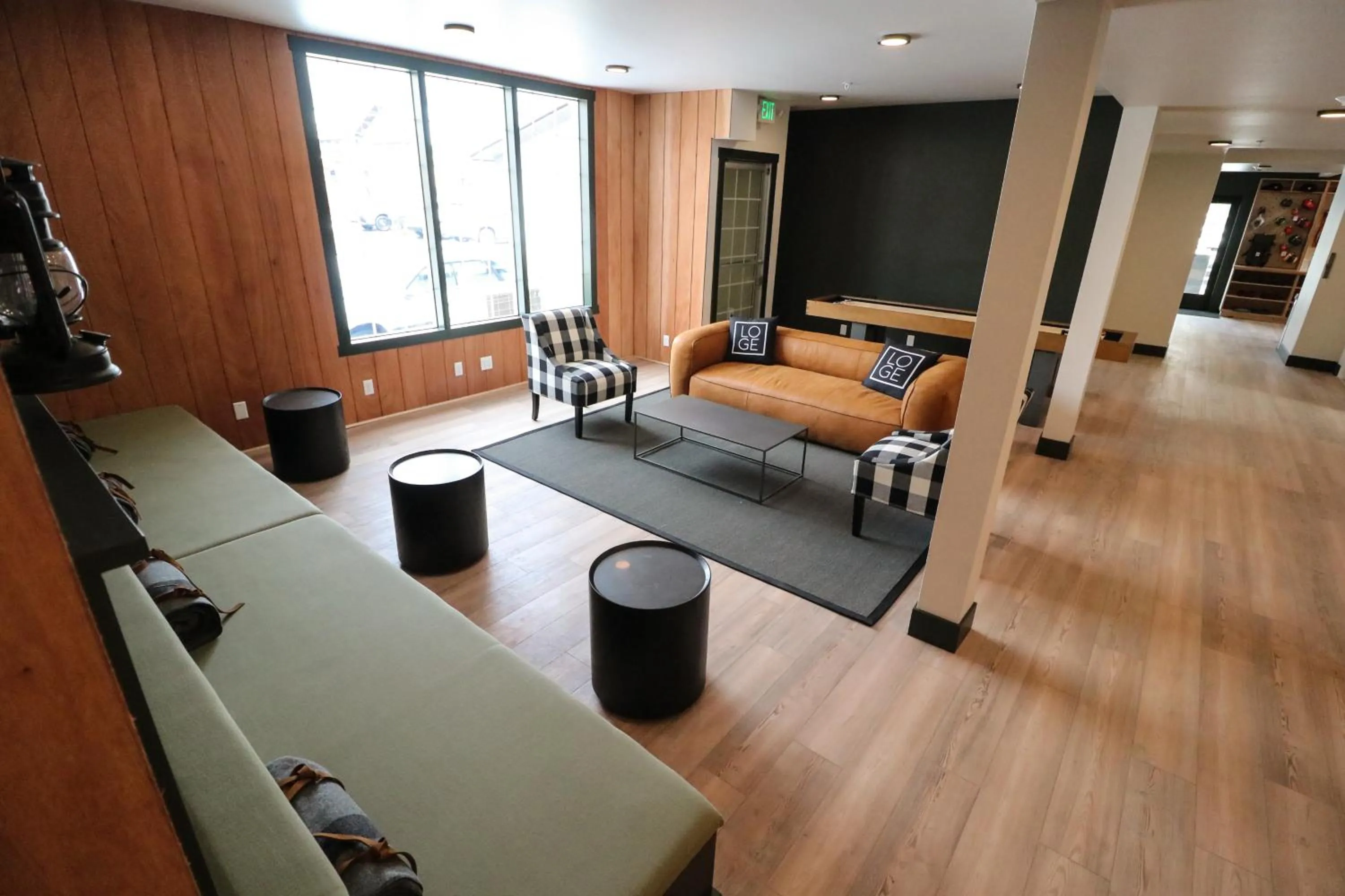 Communal lounge/ TV room in LOGE Leavenworth