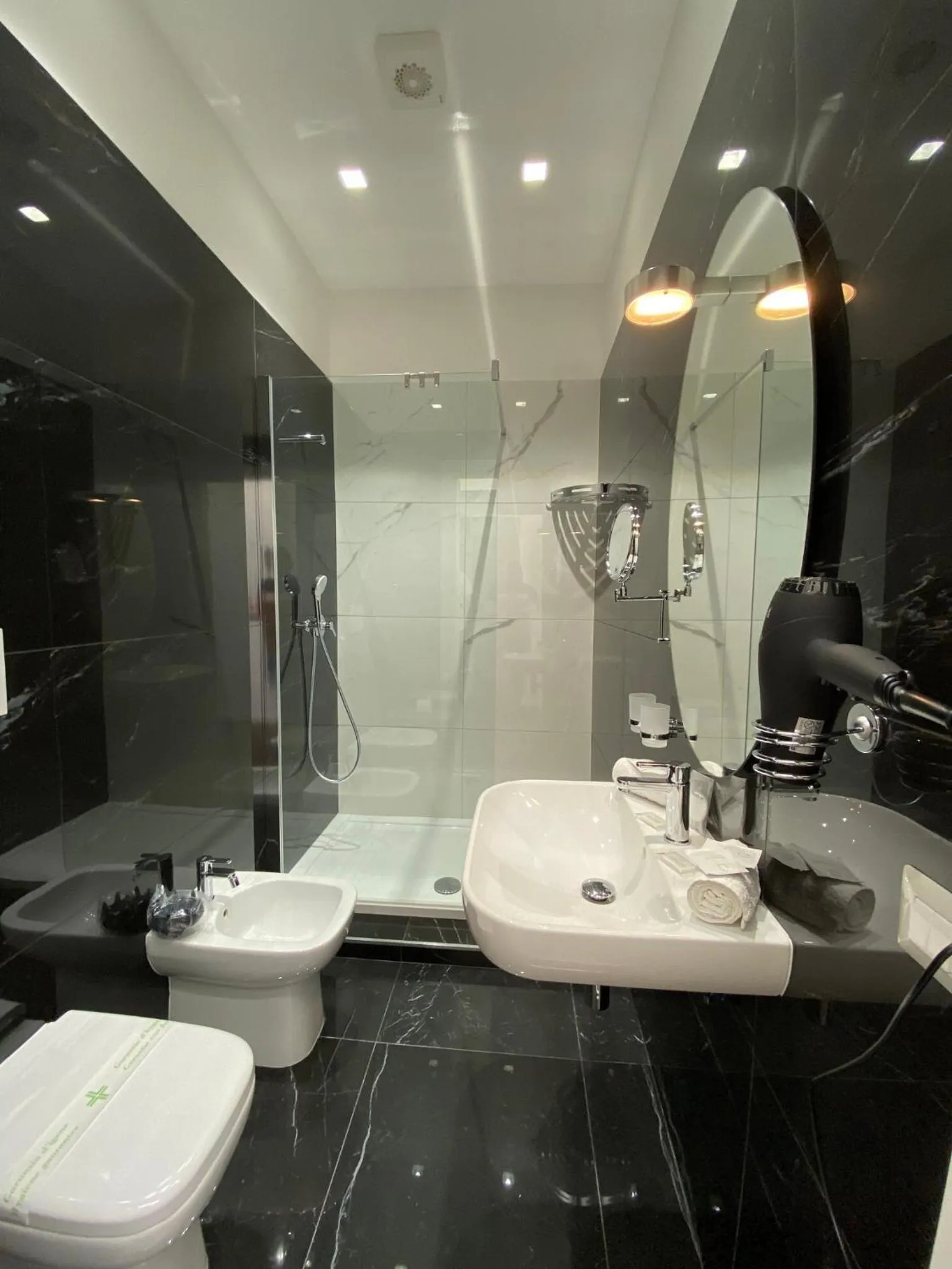 Bathroom in Vatican G&G Suites