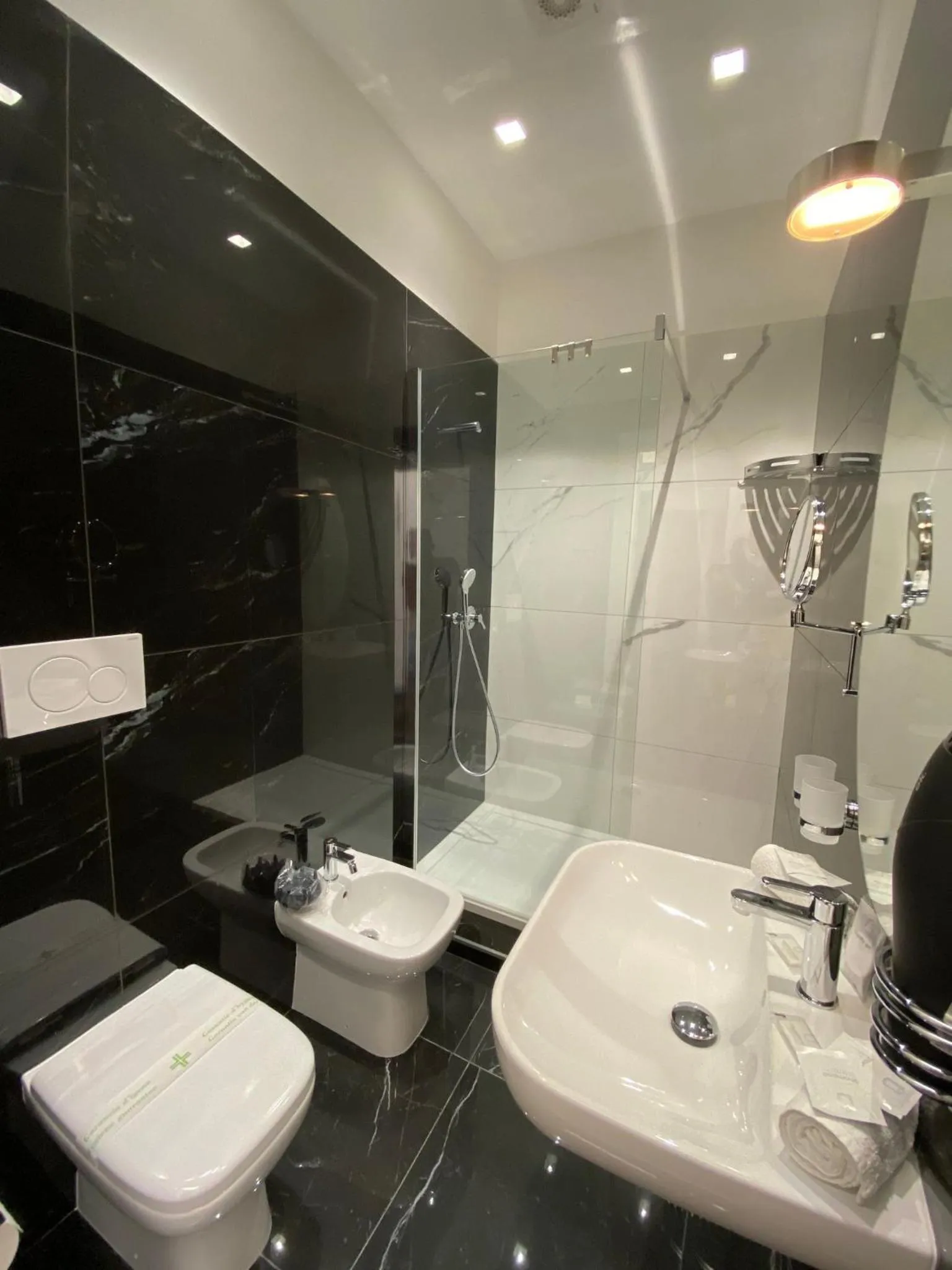 Bathroom in Vatican G&G Suites