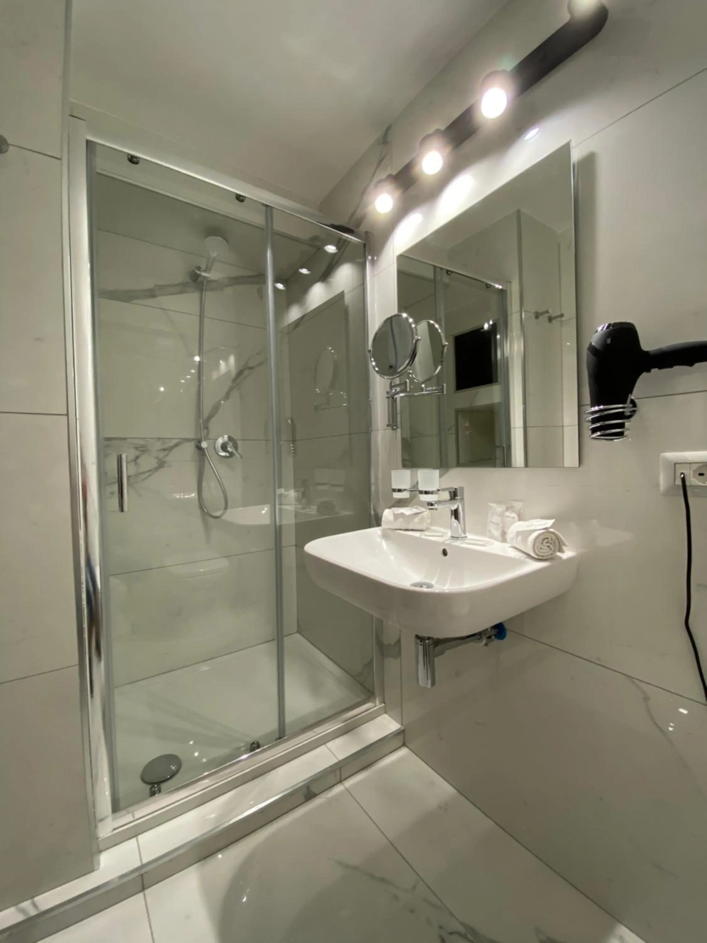 Bathroom in Vatican G&G Suites