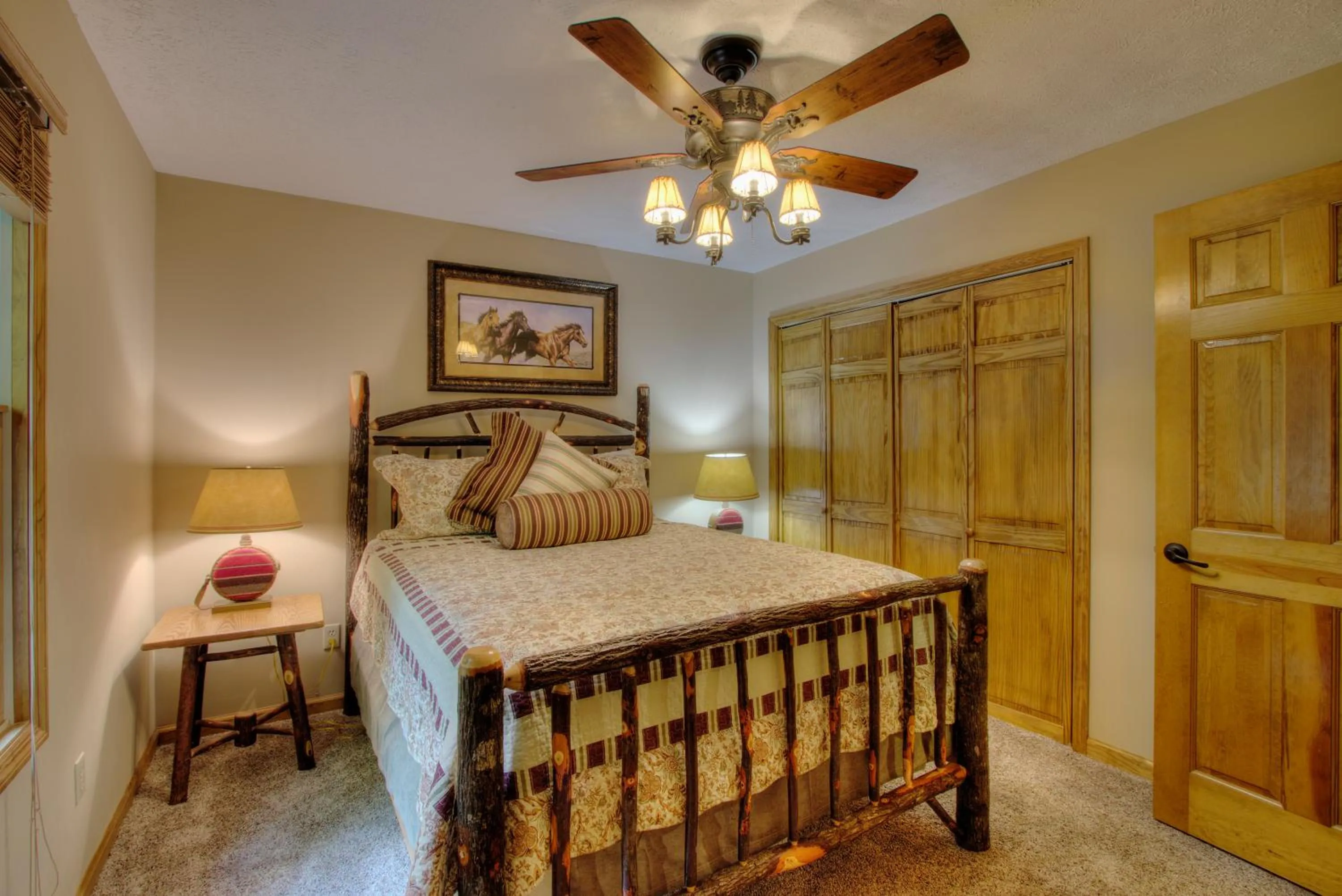 Bedroom, Bed in Gorgeous "Country Roads" by HoneyBearCabins 4BR 4BA, next to pool, easy drive, main strip location!