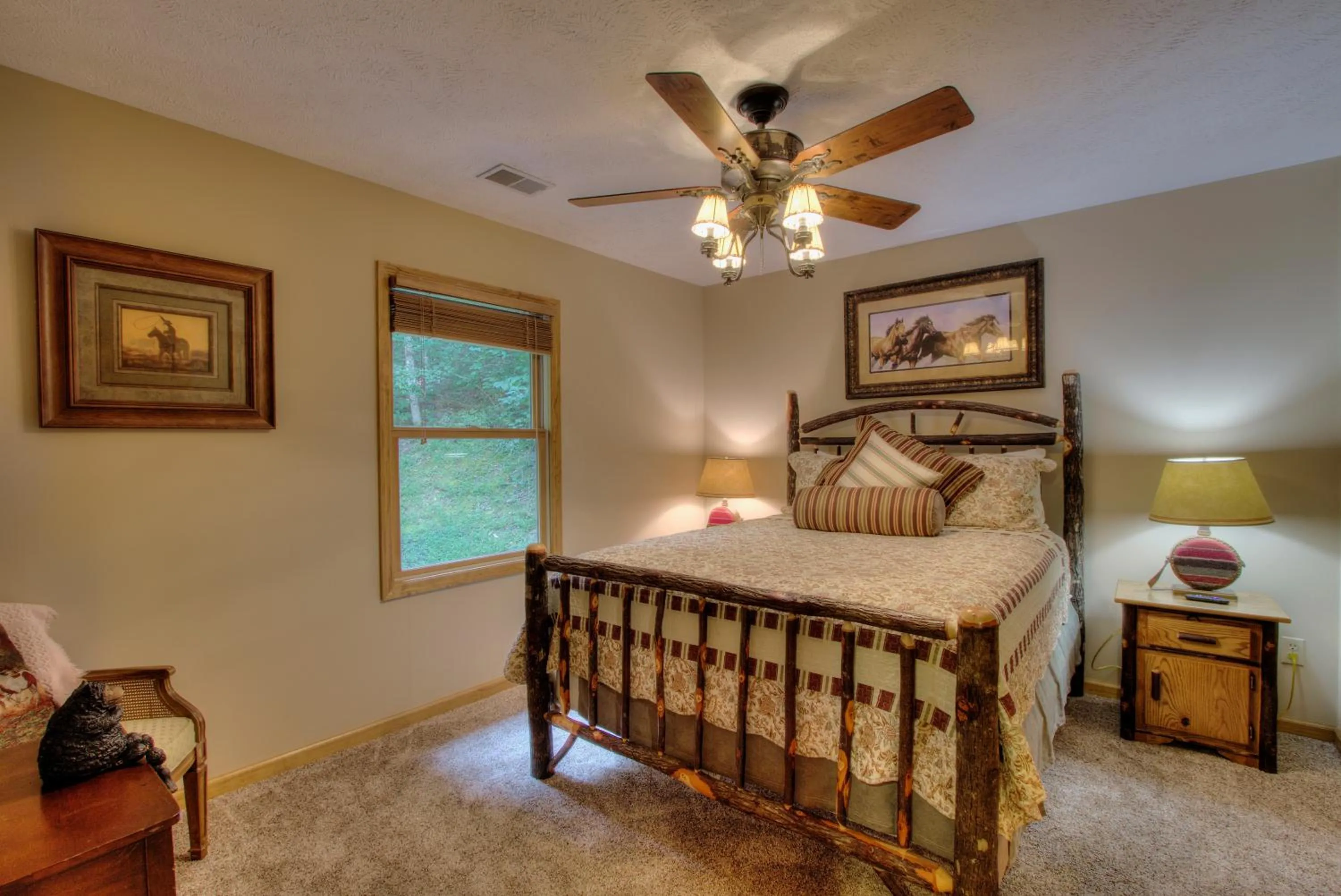 Bedroom, Bed in Gorgeous "Country Roads" by HoneyBearCabins 4BR 4BA, next to pool, easy drive, main strip location!
