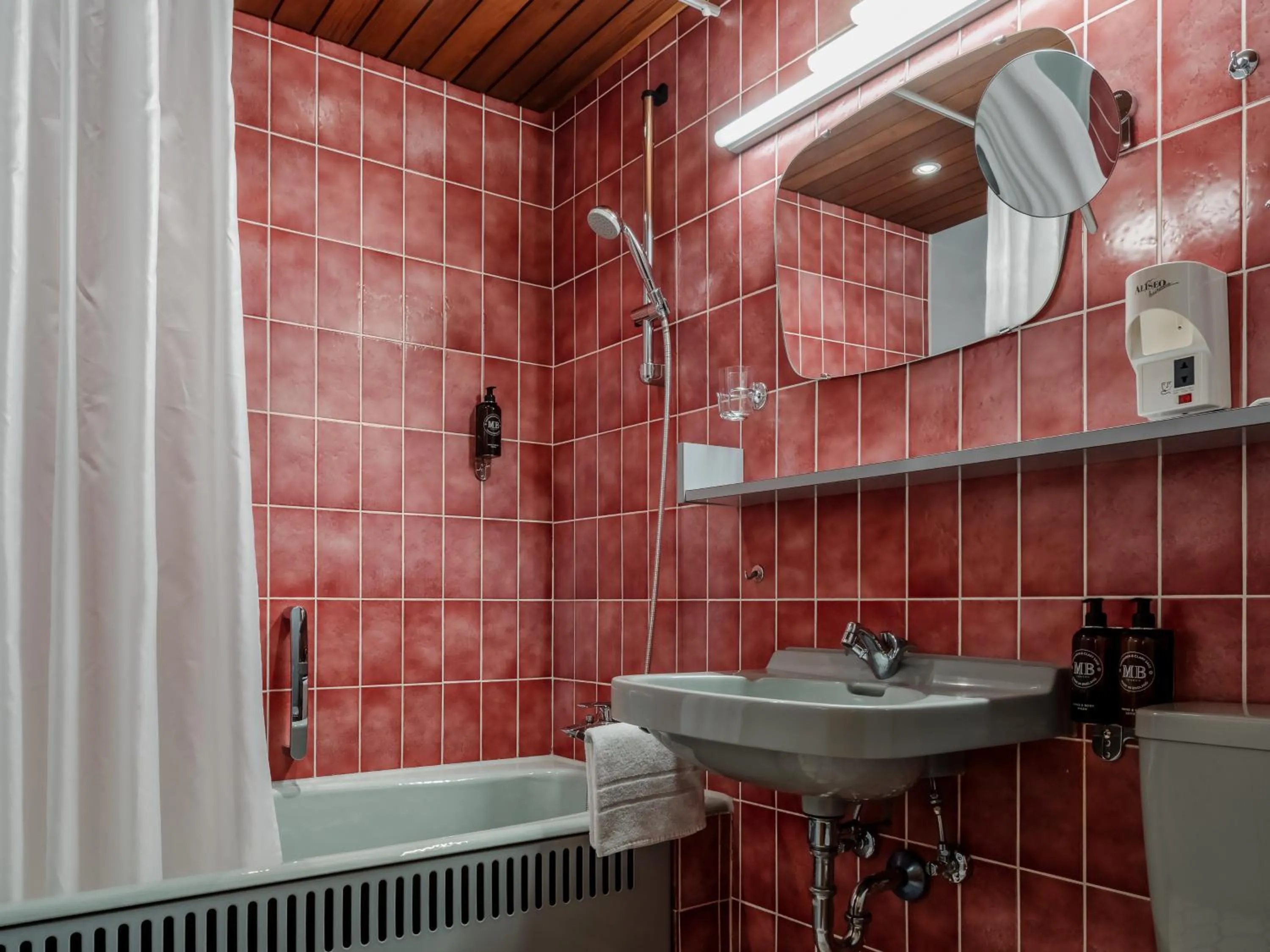 Bathroom in Hotel Royal