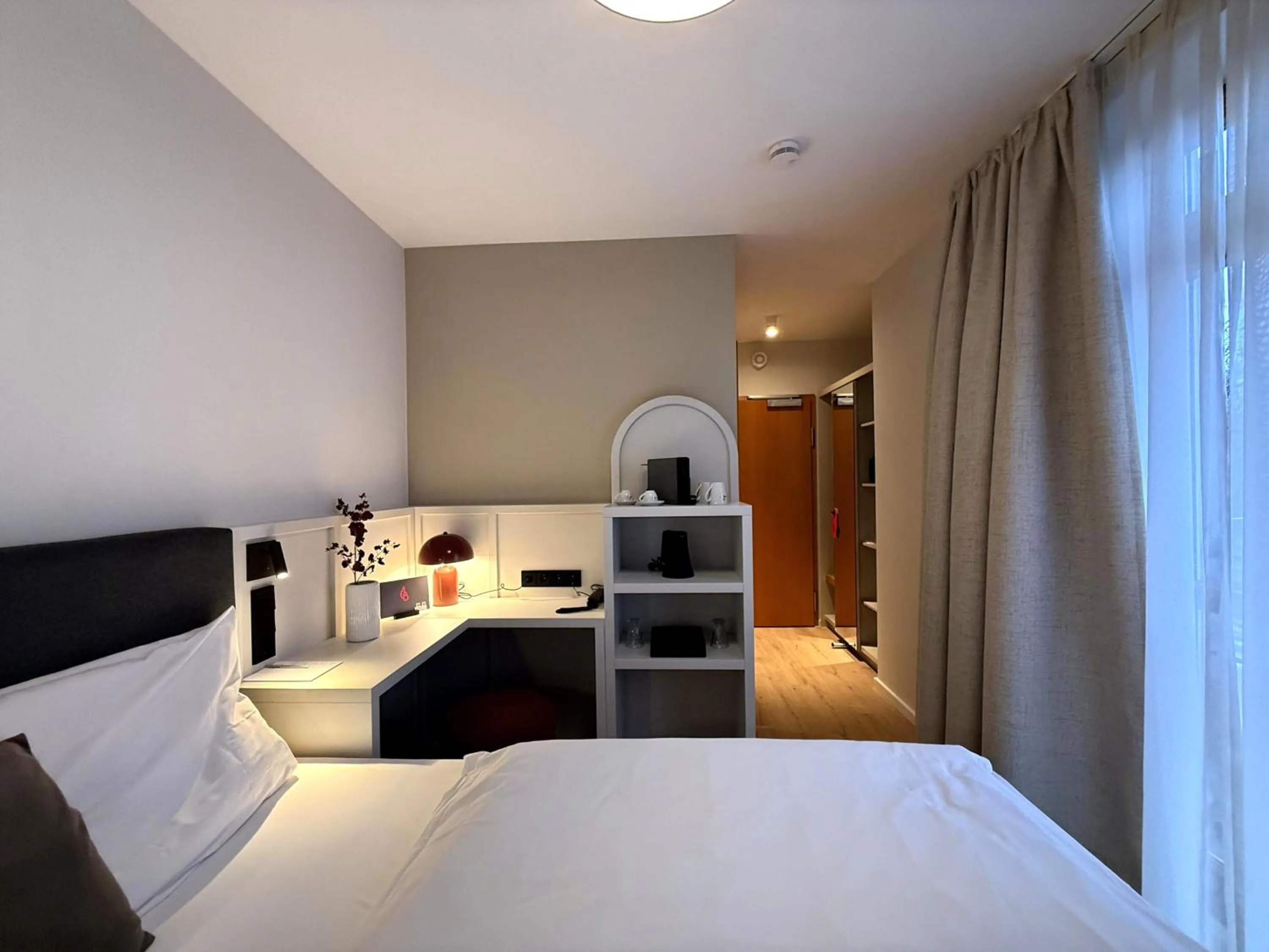 Photo of the whole room, Bed in Villa Waldperlach by Blattl