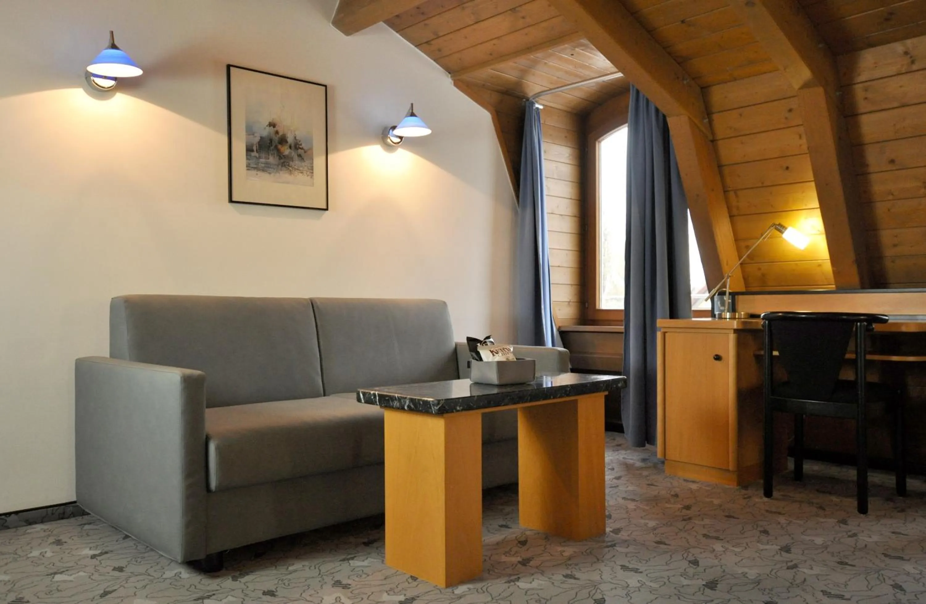 Photo of the whole room in Villa Waldperlach by Blattl