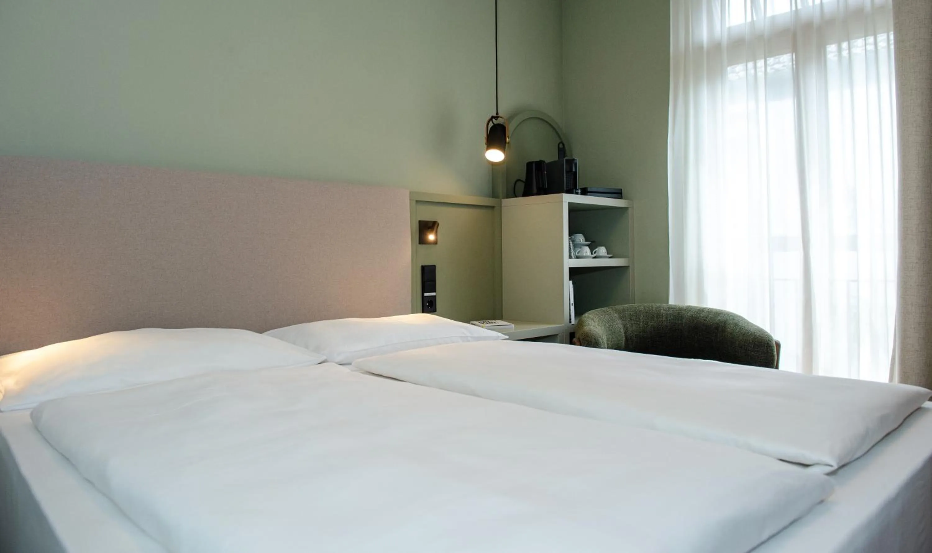 Photo of the whole room, Bed in Villa Waldperlach by Blattl