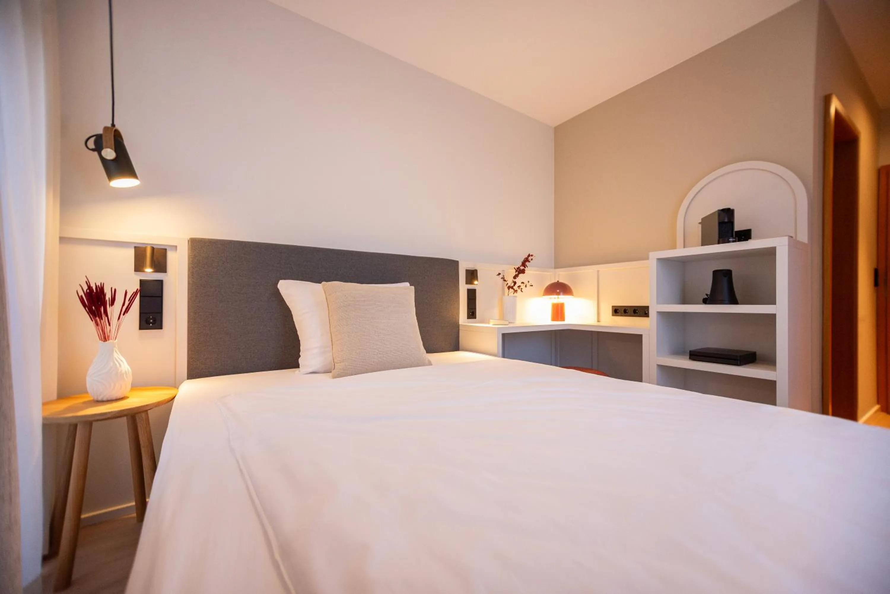 Photo of the whole room, Bed in Villa Waldperlach by Blattl