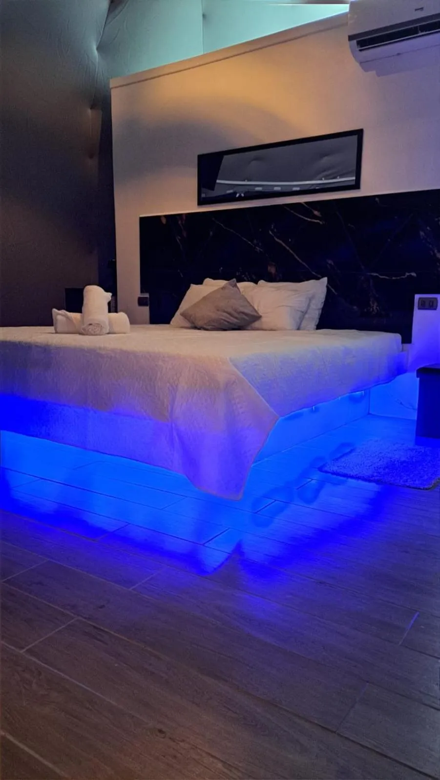 Bed in HOTEL, VILLAS y GLAMPINGS MYA -PUERTO VIEJO, Limon, CR