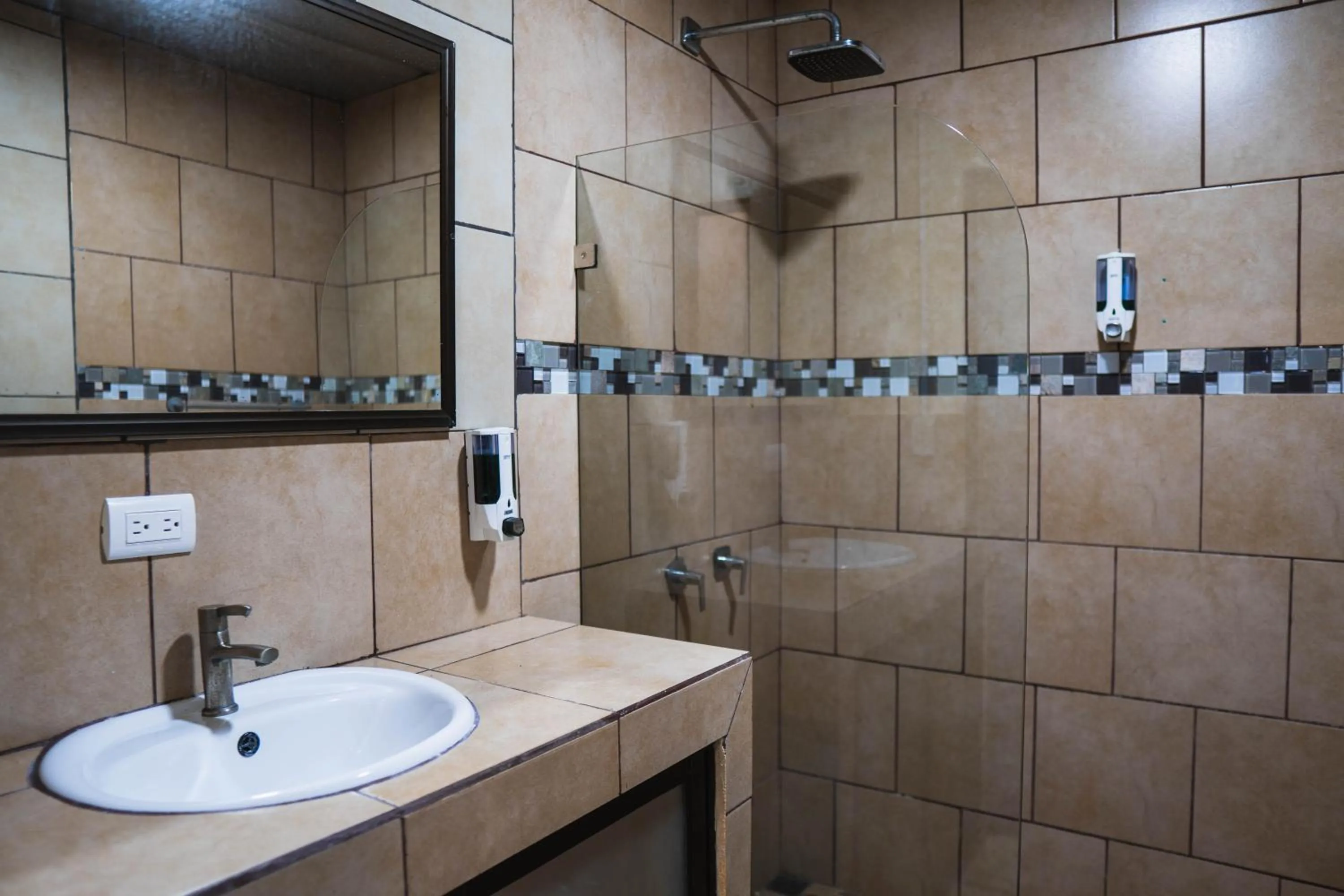 HOTEL, VILLAS y GLAMPINGS MYA -PUERTO VIEJO, Limon, CR