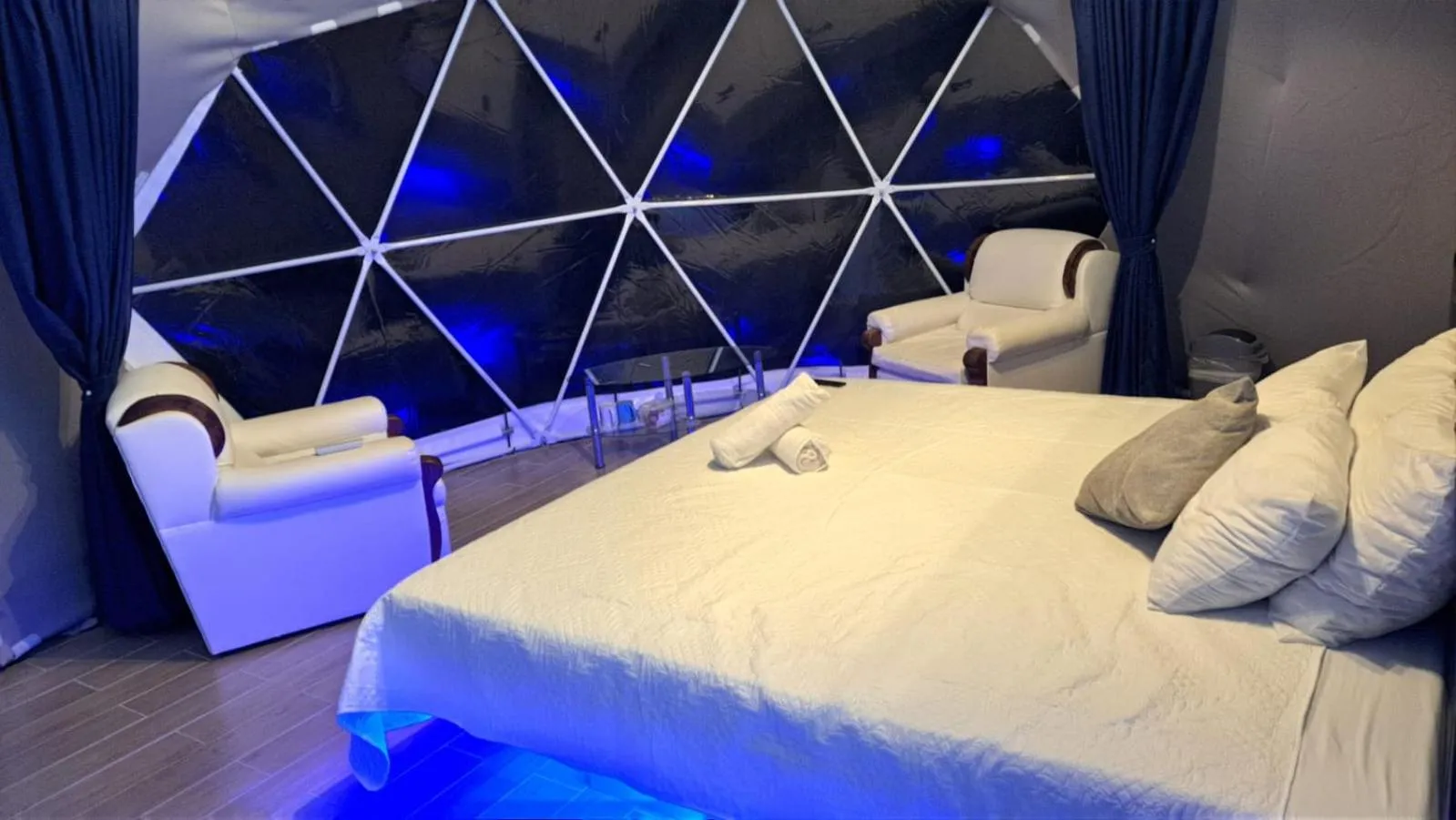 Bed in HOTEL, VILLAS y GLAMPINGS MYA -PUERTO VIEJO, Limon, CR