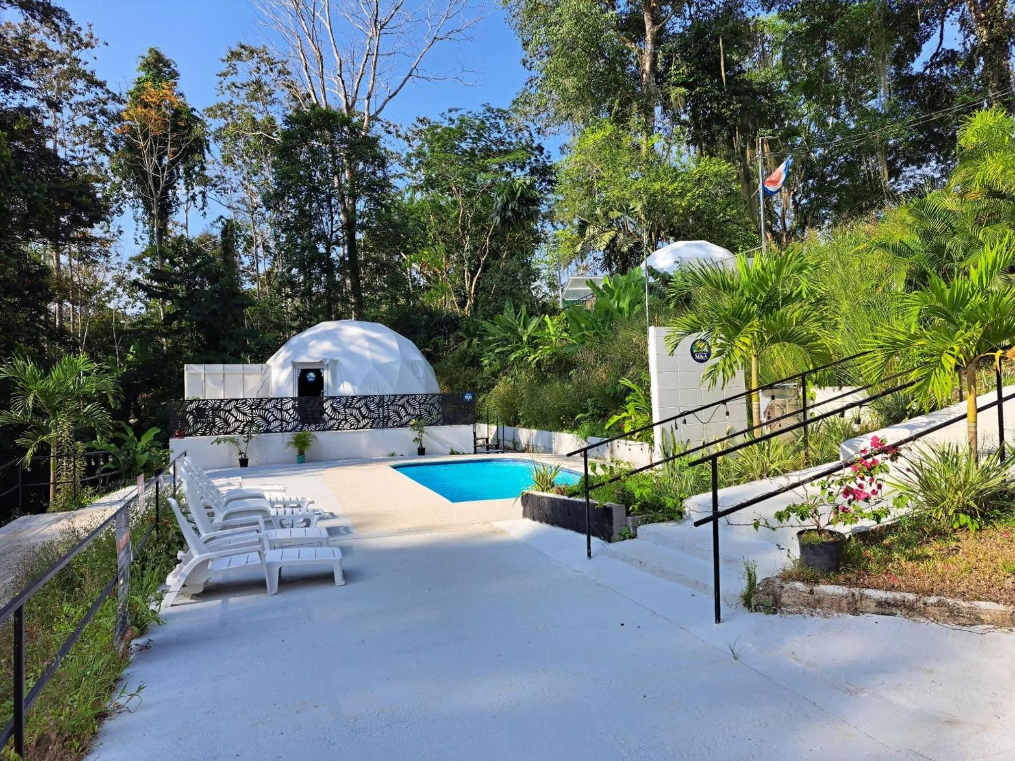 HOTEL, VILLAS y GLAMPINGS MYA -PUERTO VIEJO, Limon, CR