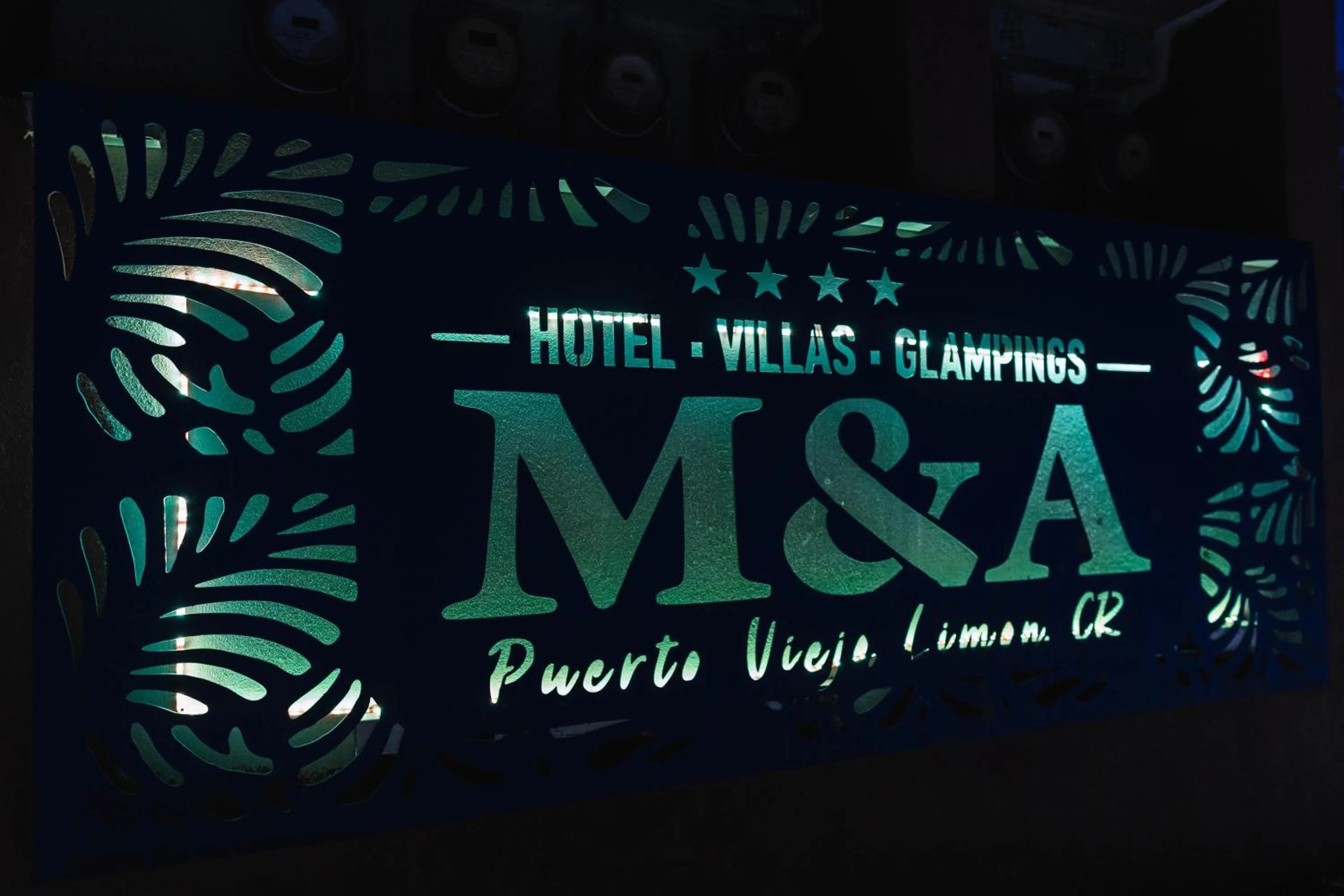 HOTEL, VILLAS y GLAMPINGS MYA -PUERTO VIEJO, Limon, CR