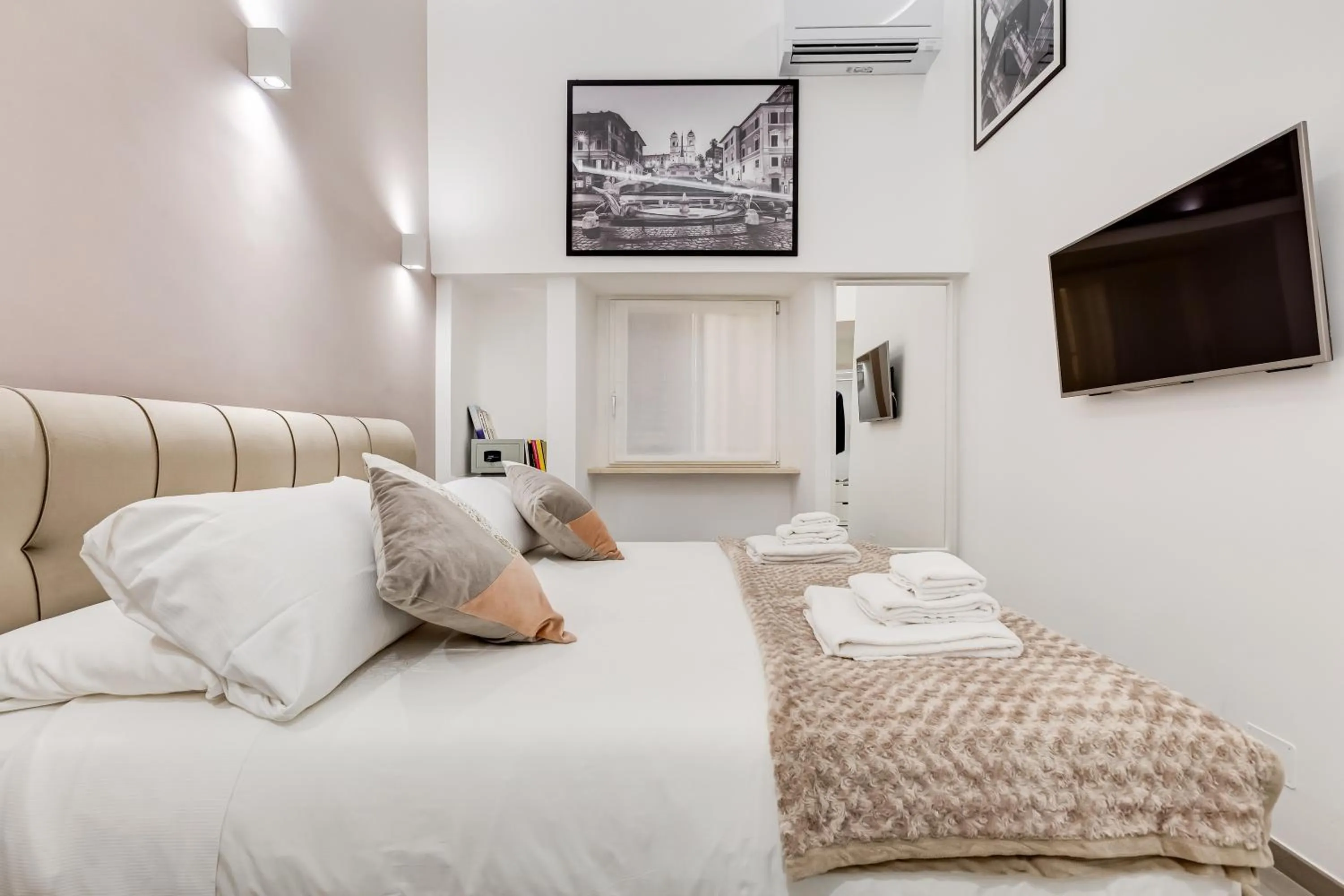 Bed in UnoSeiTre - Luxury Apartment & Suite