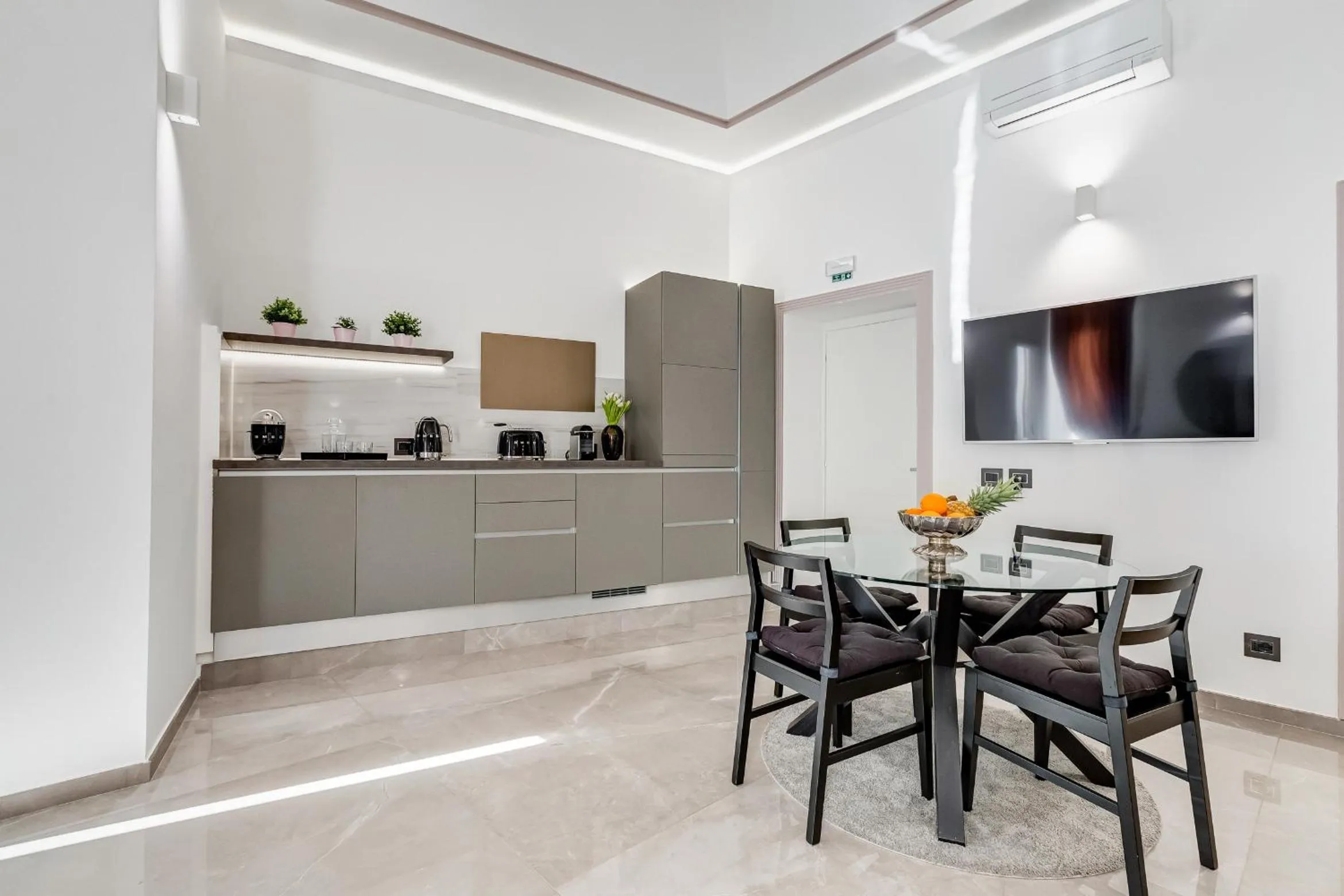 UnoSeiTre - Luxury Apartment & Suite