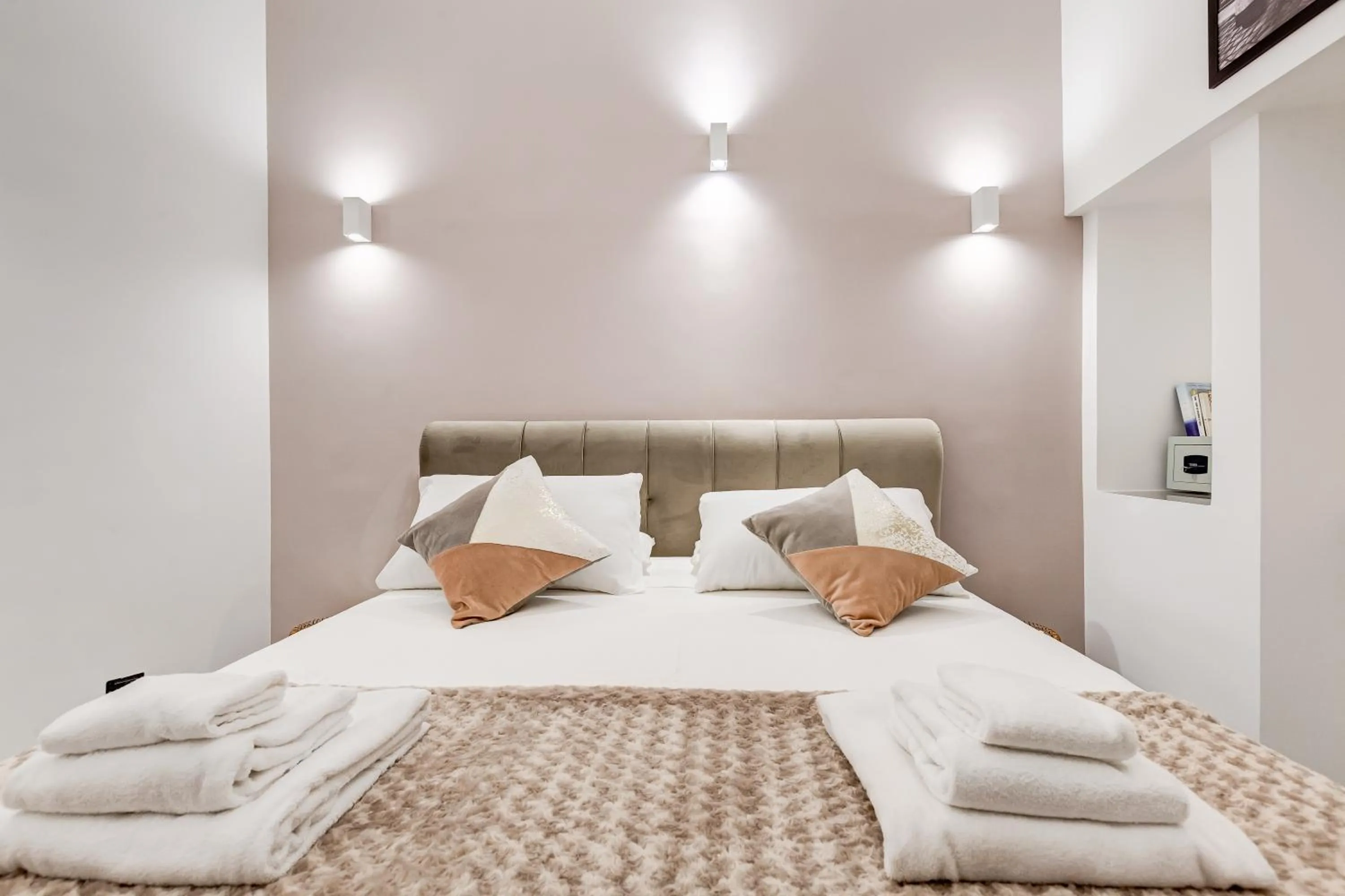 Bed in UnoSeiTre - Luxury Apartment & Suite