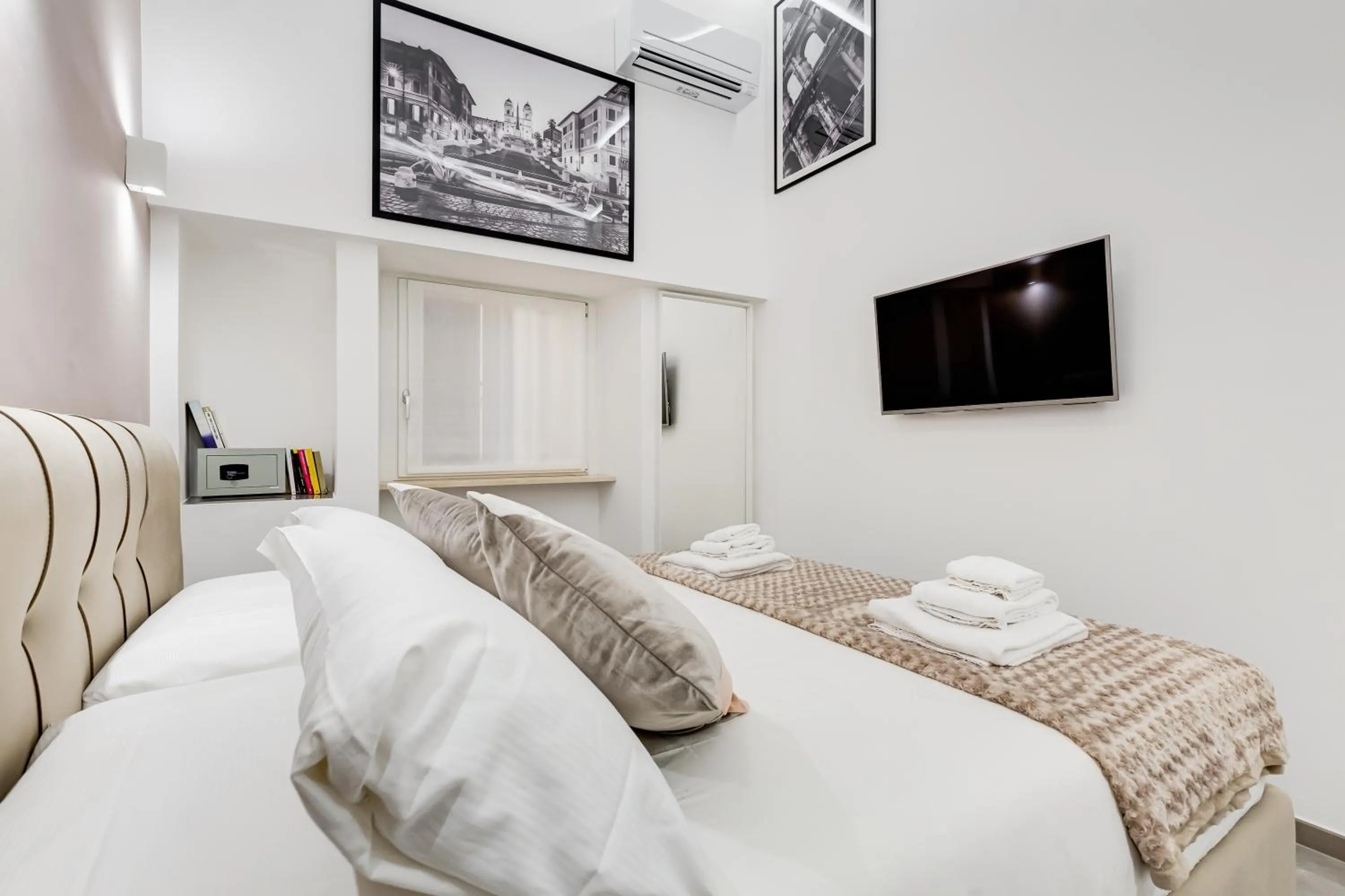 Bed in UnoSeiTre - Luxury Apartment & Suite