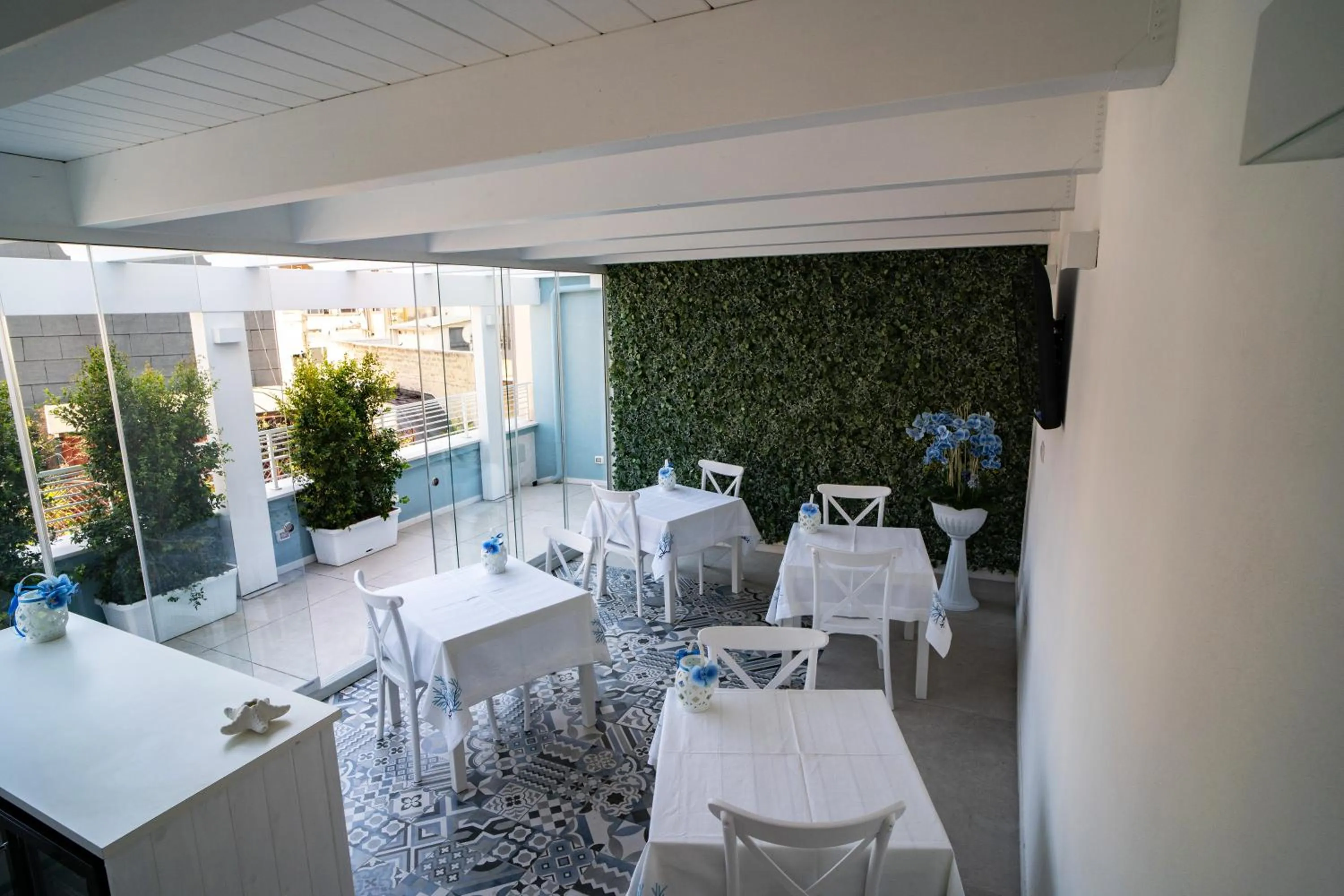 Restaurant/places to eat in L' Angolo dei poeti - Bed and Breakfast