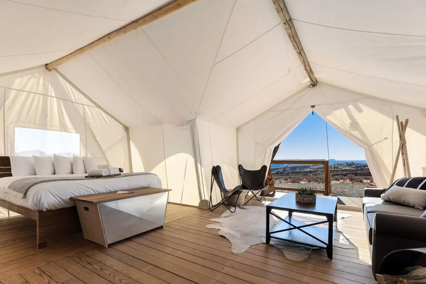 Suite Tent in Under Canvas Lake Powell-Grand Staircase Suite Tent in Under Canvas Lake Powell-Grand Staircase