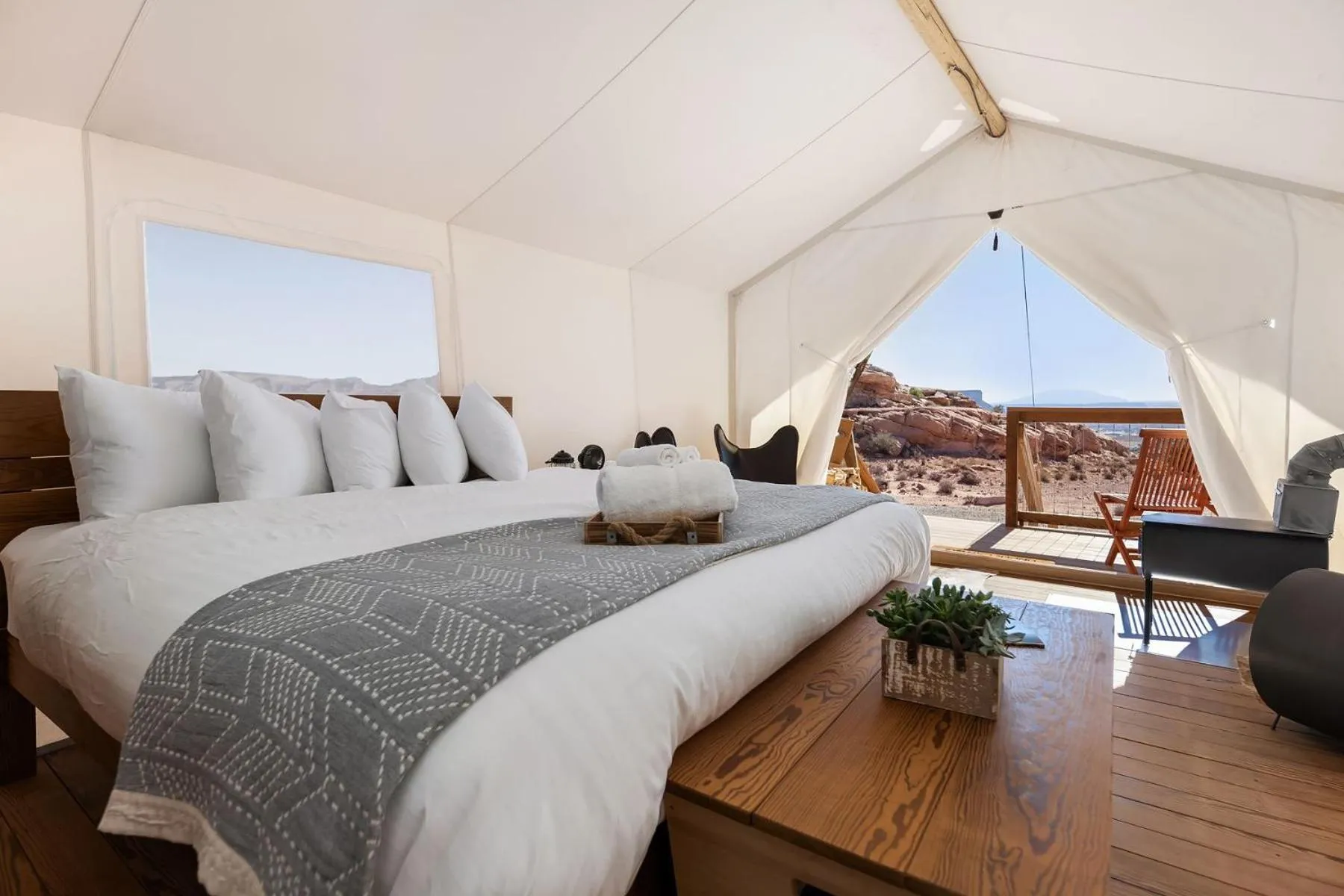 Deluxe Tent with Private Bathroom in Under Canvas Lake Powell-Grand Staircase