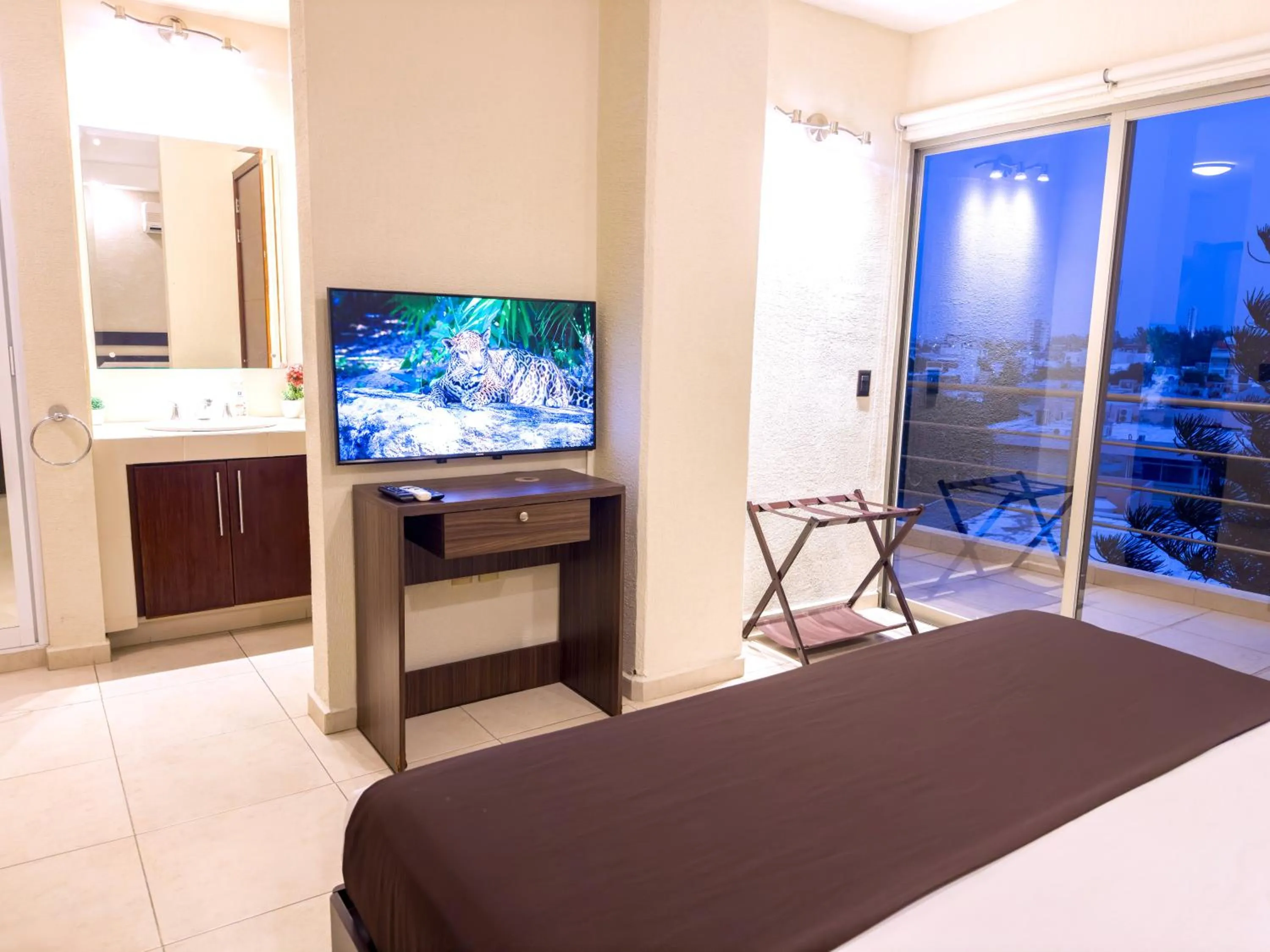 Bedroom, Bed in Topacio7 Residencial