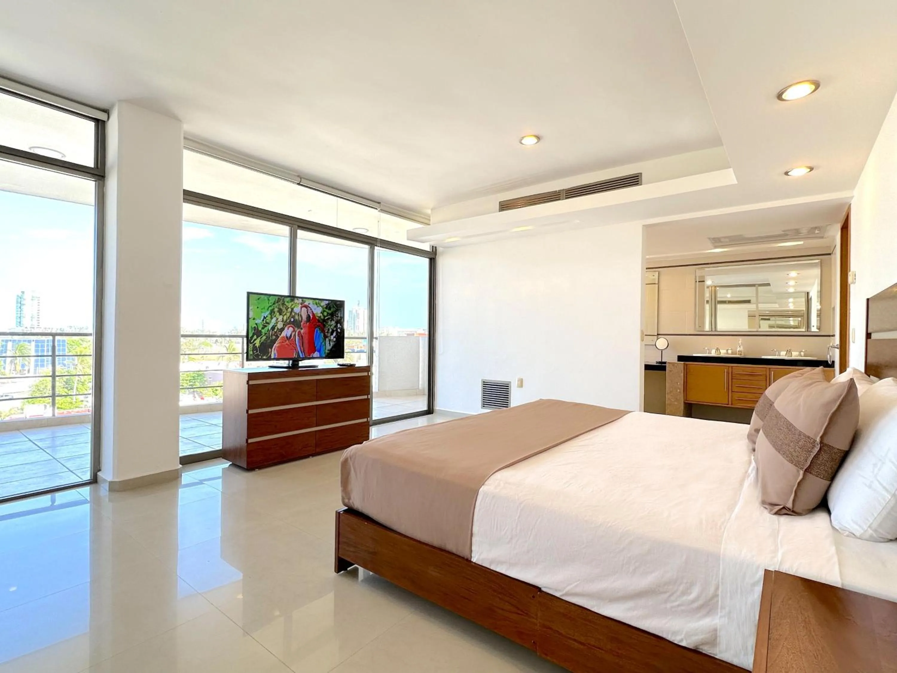Bedroom, Bed in Topacio7 Residencial