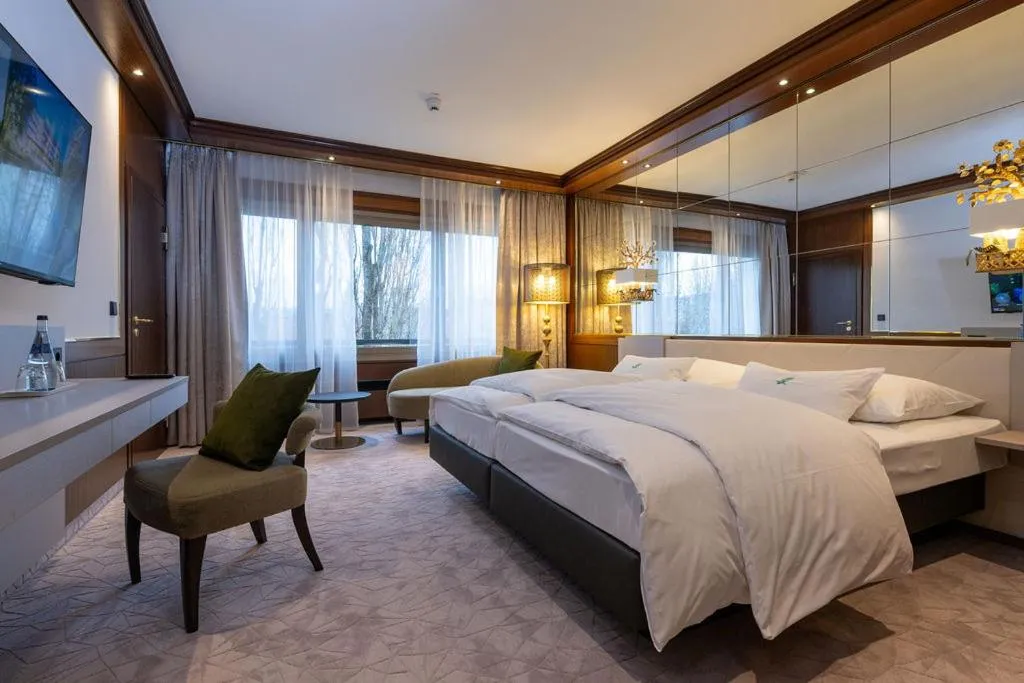 Photo of the whole room, Bed in Insel-Hotel Heilbronn