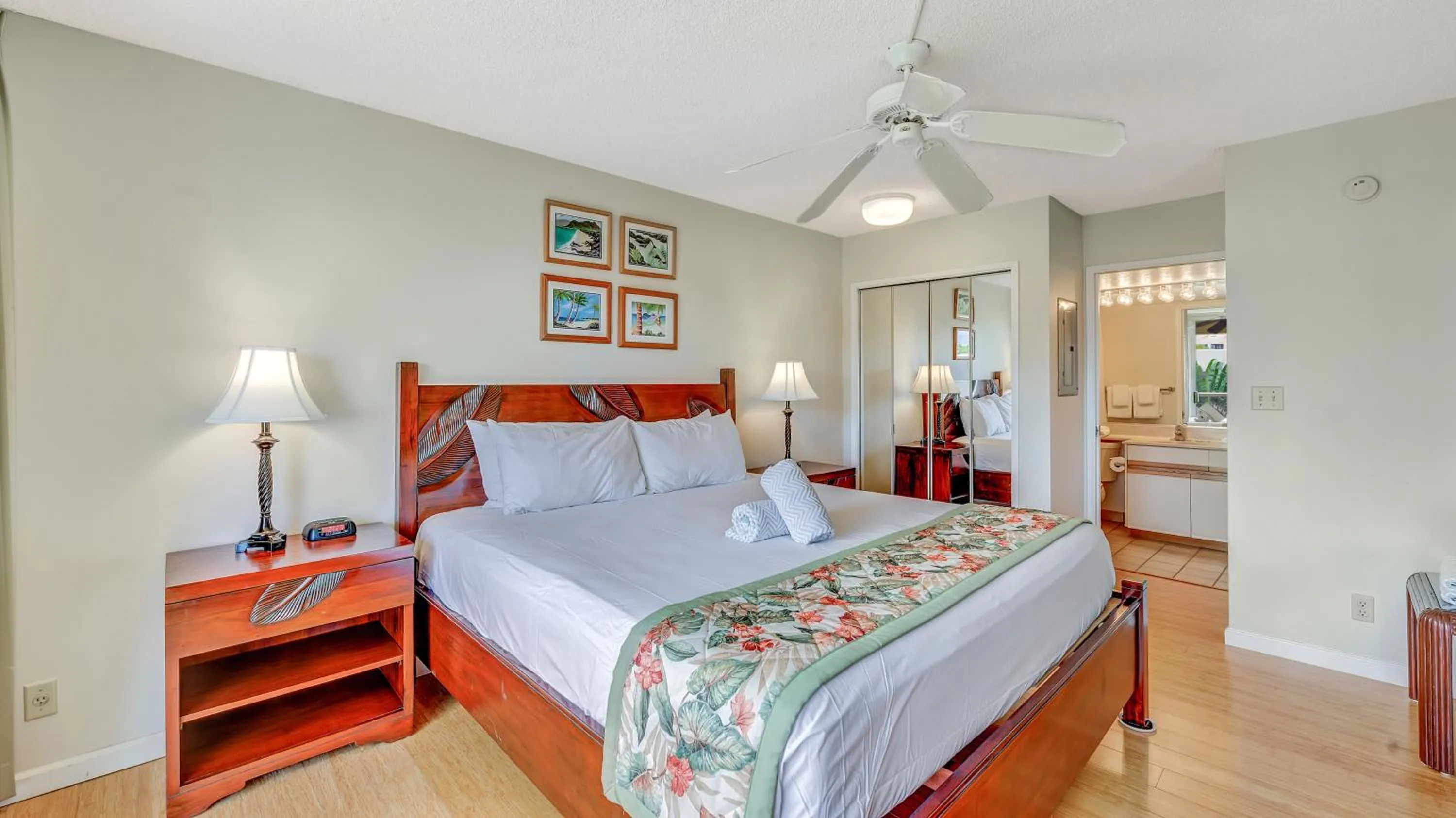 Property building, Bed in Castle At Maui Banyan