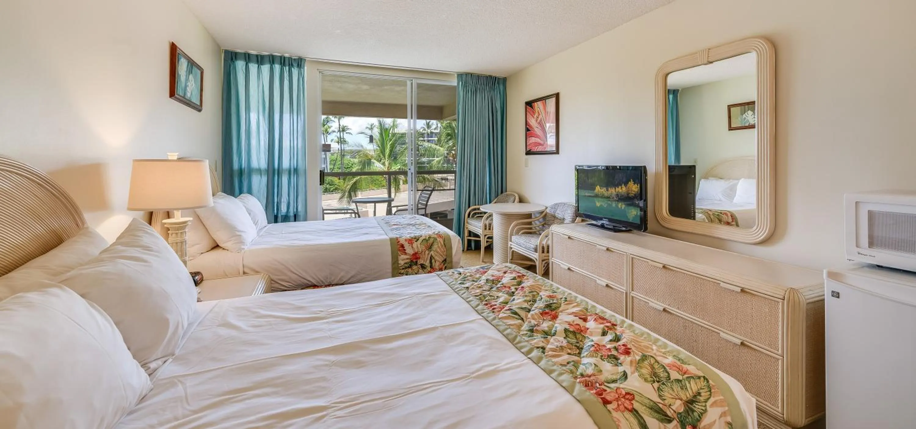 Property building, Bed in Castle At Maui Banyan