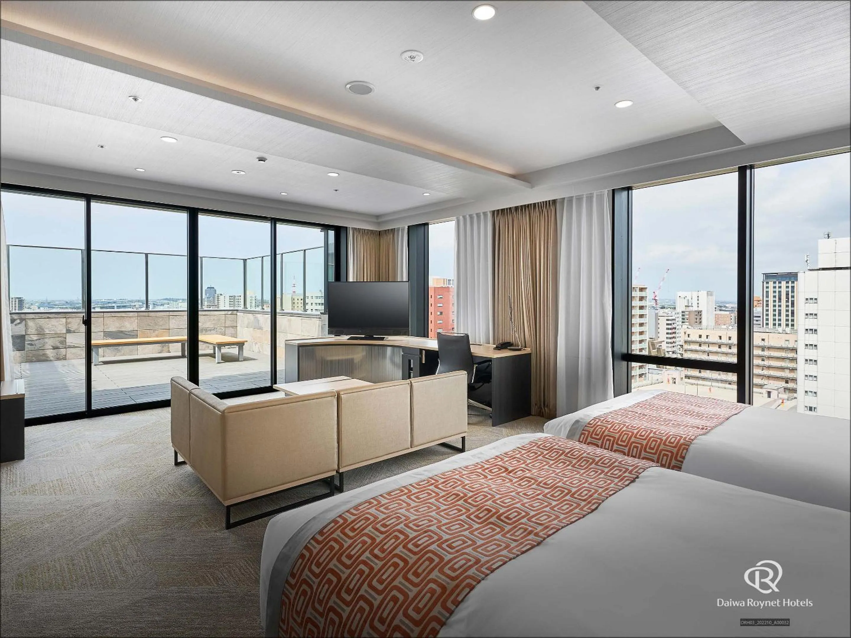 Photo of the whole room, Bed in Daiwa Roynet Hotel Kanazawa Eki Nishiguchi