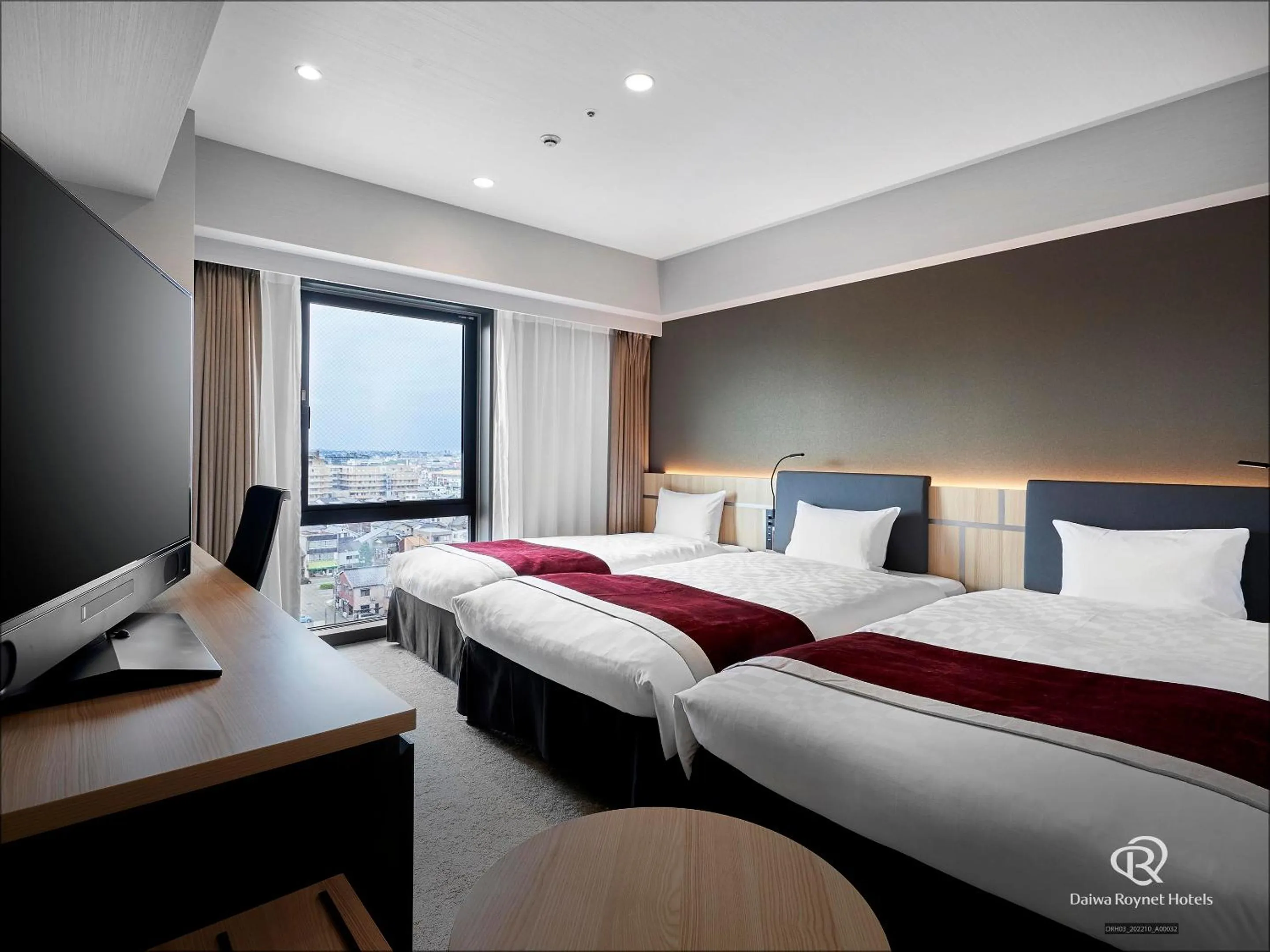 Superior Twin Room with Extra Bed - Non-Smoking in Daiwa Roynet Hotel Kanazawa Eki Nishiguchi