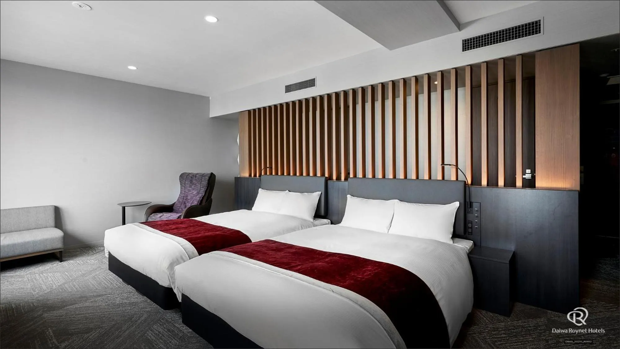 Photo of the whole room, Bed in Daiwa Roynet Hotel Kanazawa Eki Nishiguchi