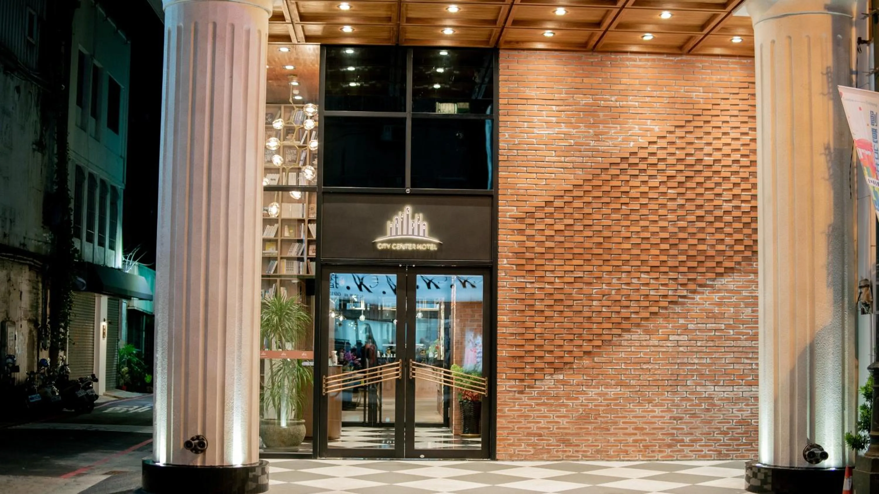 Facade/entrance in Hotel East Taichung