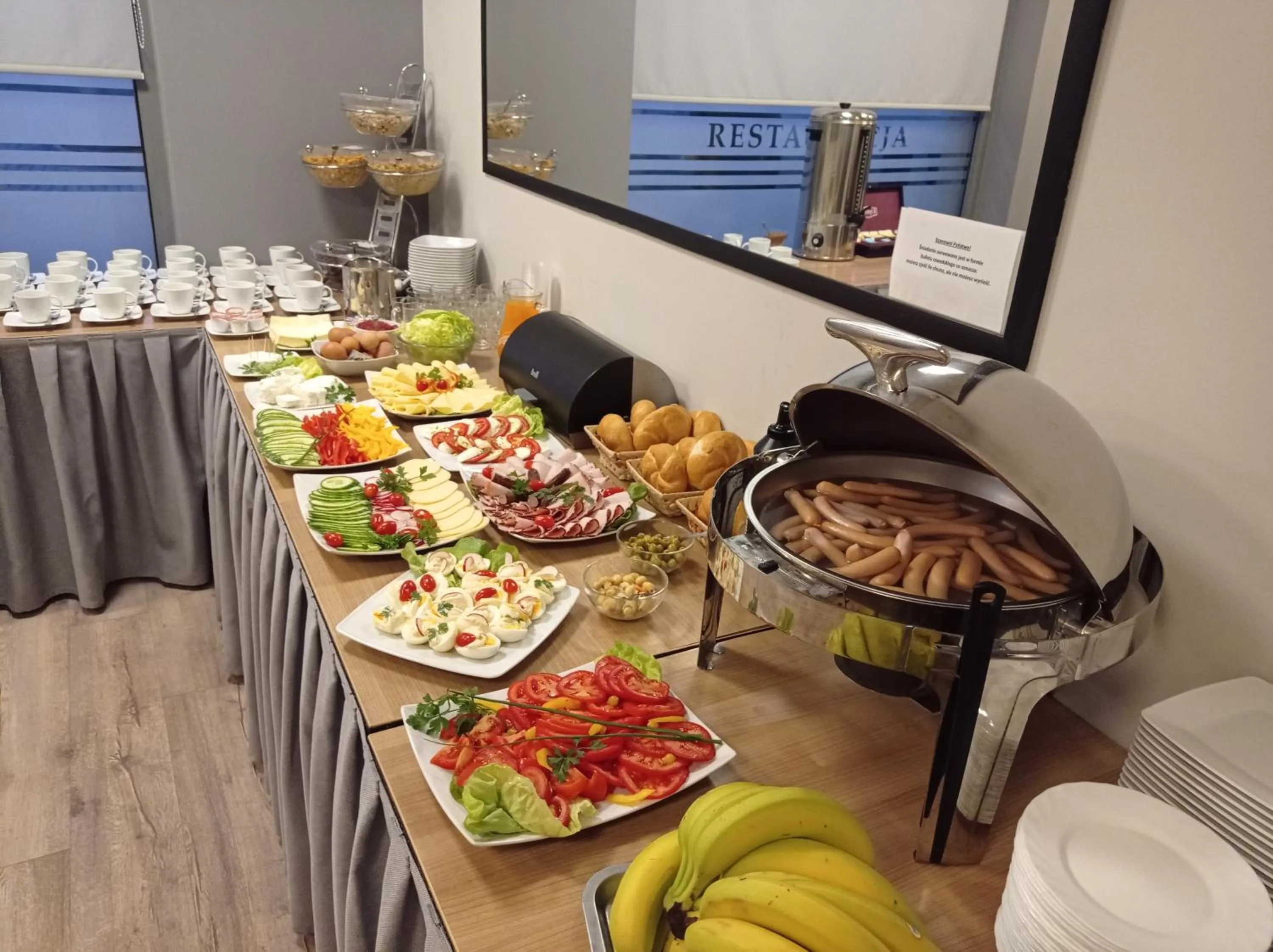 Breakfast in Hotel Olimpijski