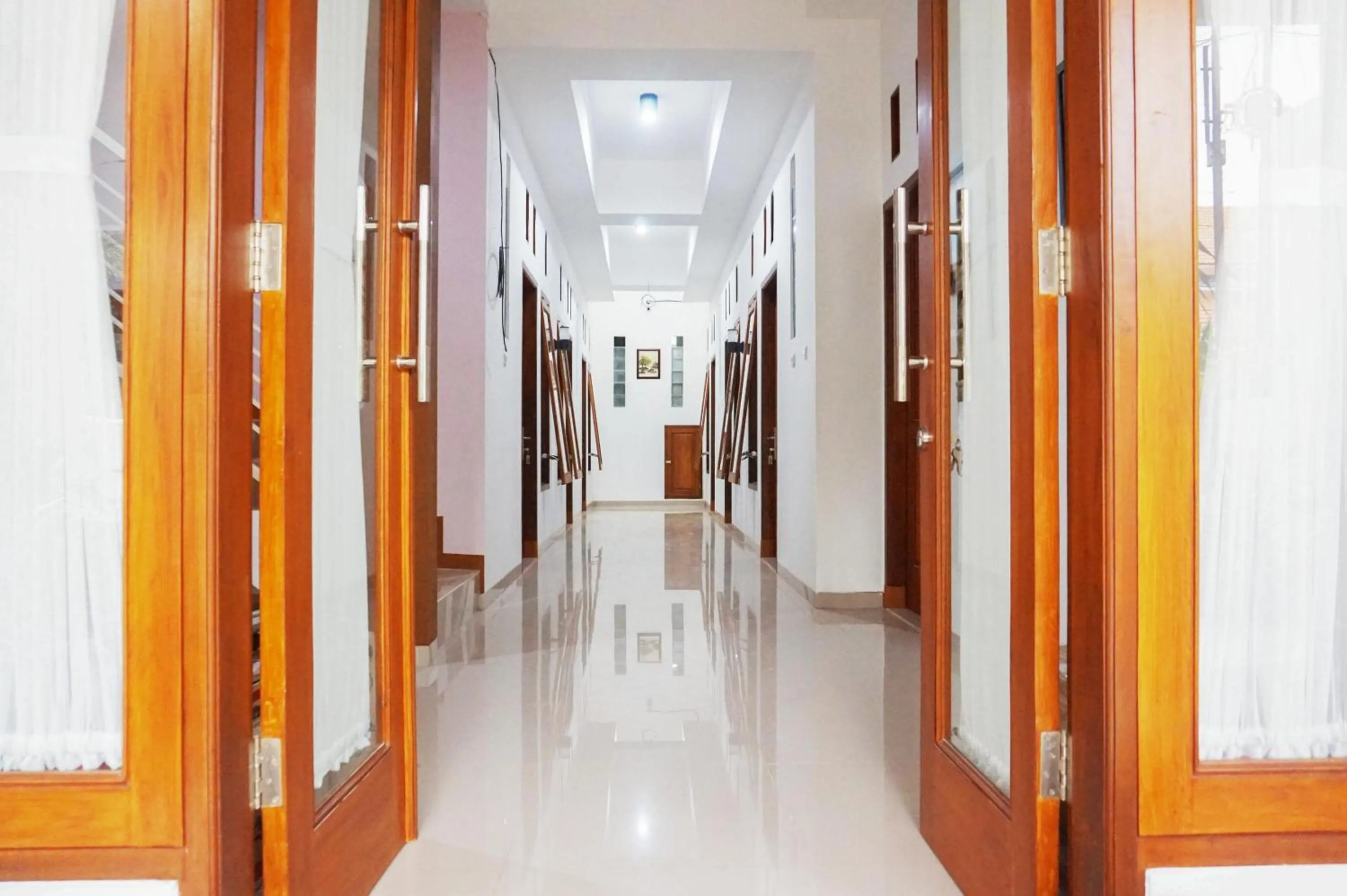 RedDoorz @ Jalan Danau Limboto