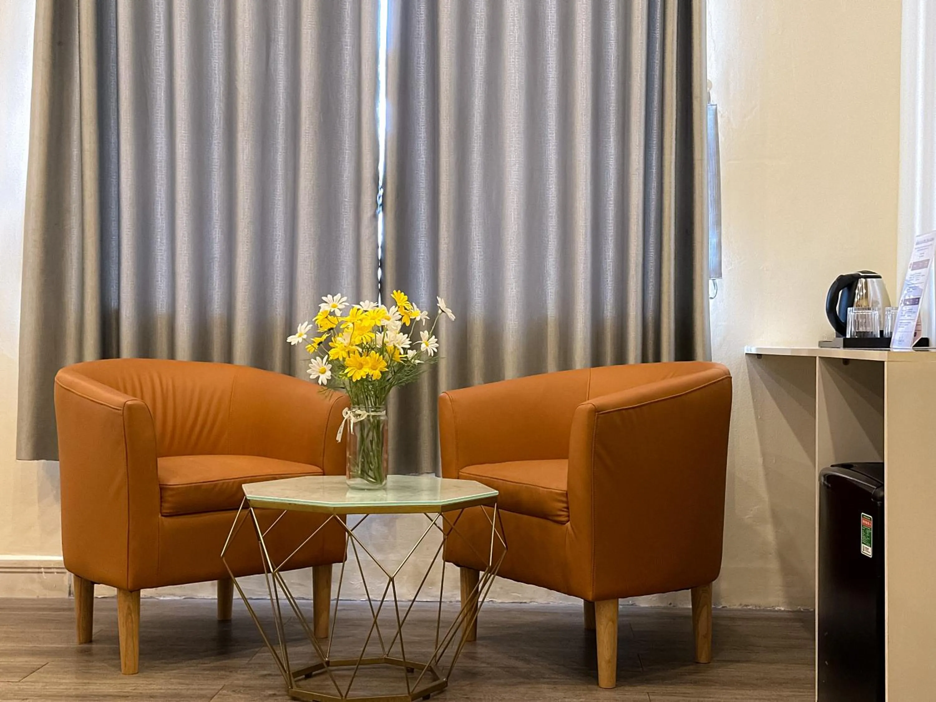 Seating area in Eva Adam Hotel