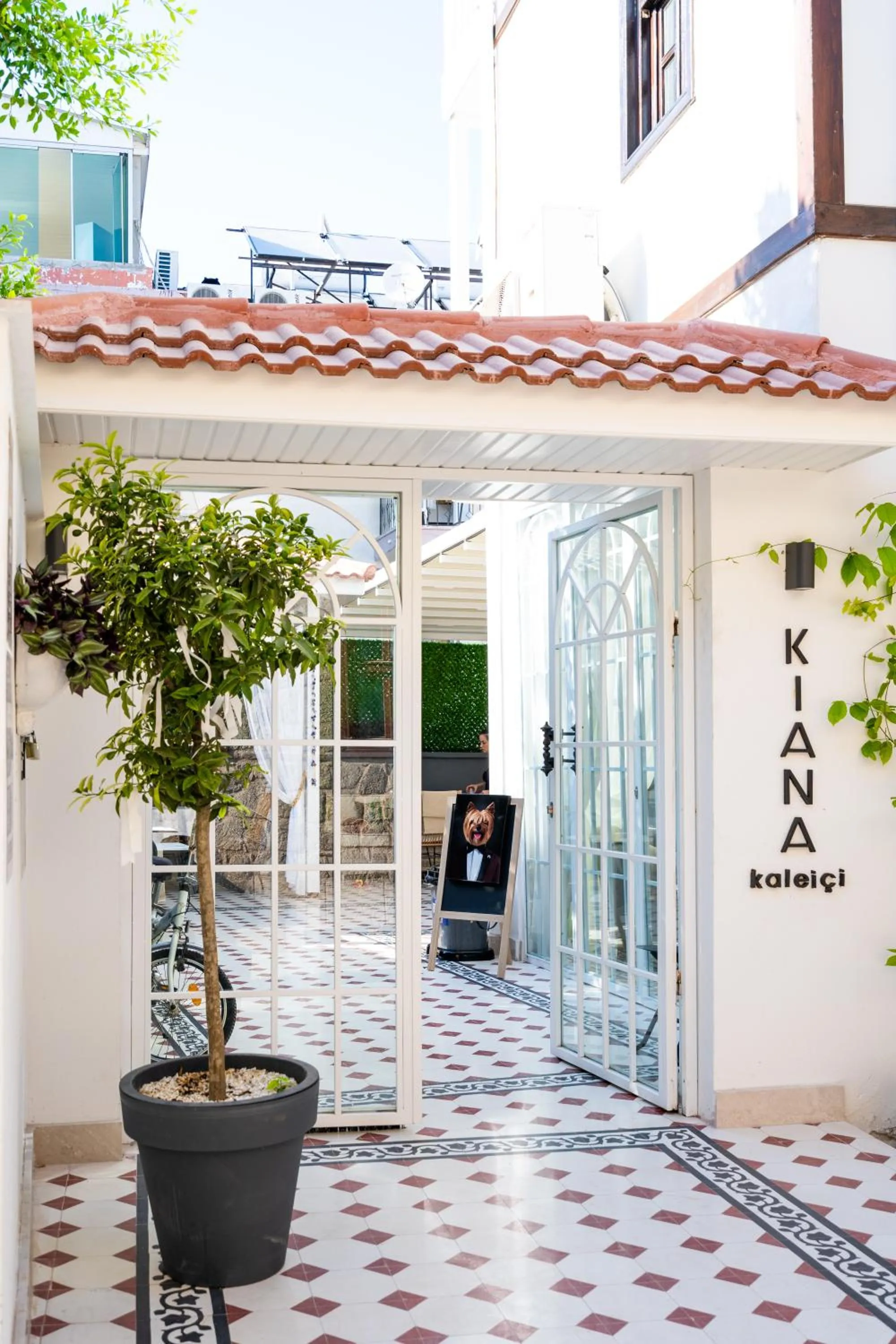 Property building in KIANA KALEİÇİ