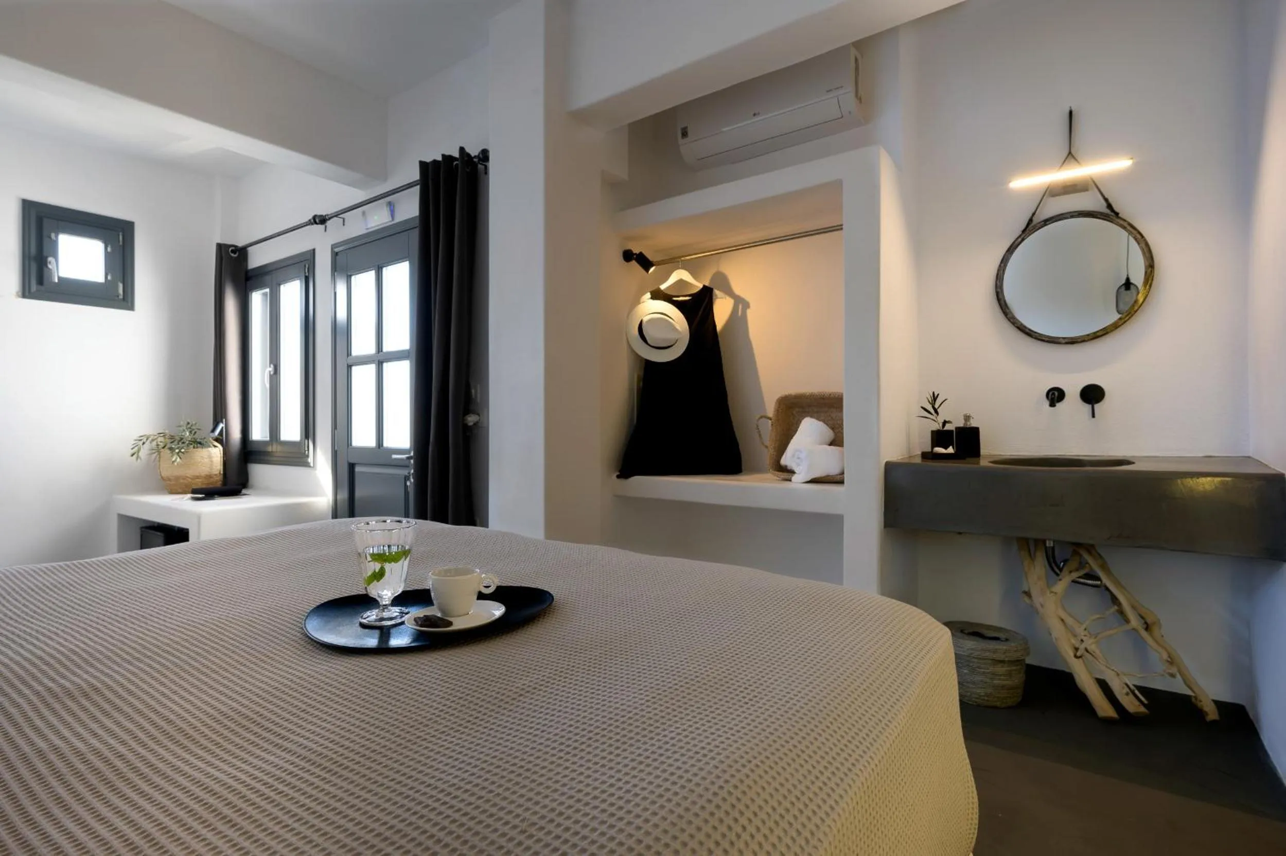 Bed in Santolia Art Suites