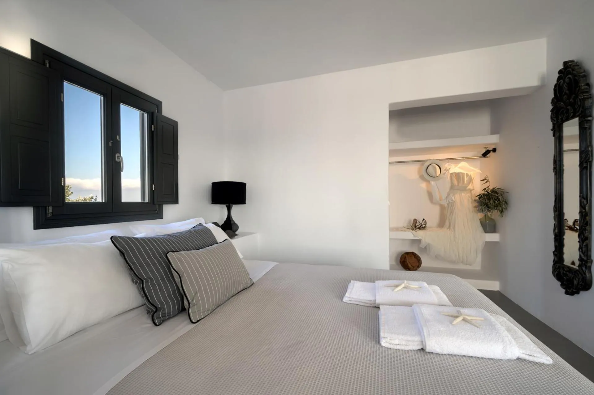 Bed in Santolia Art Suites