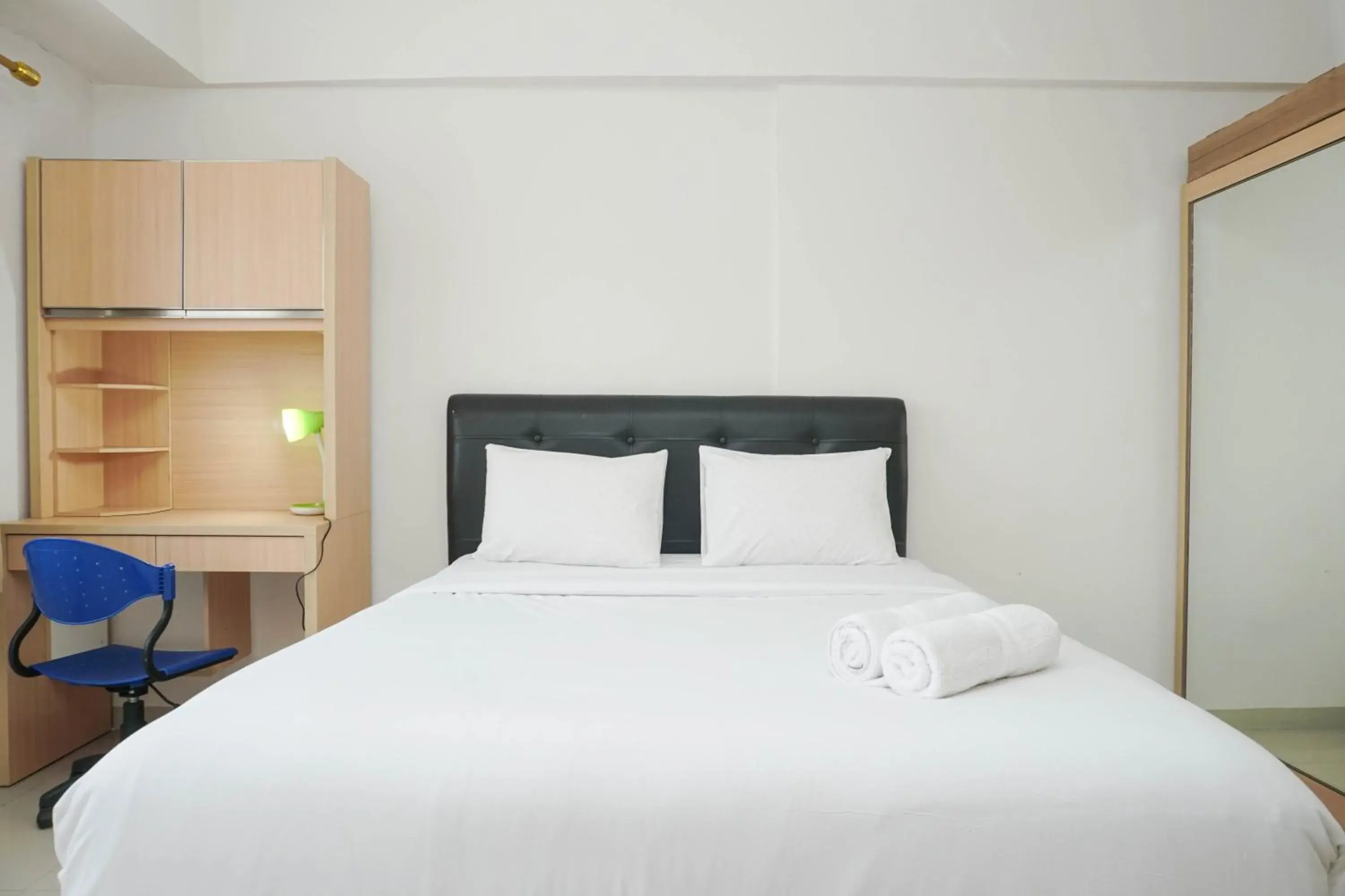 Minimalist Studio Park View Condominium Apartment near Mall By Travelio Minimalist Studio Park View Condominium Apartment near Mall By Travelio