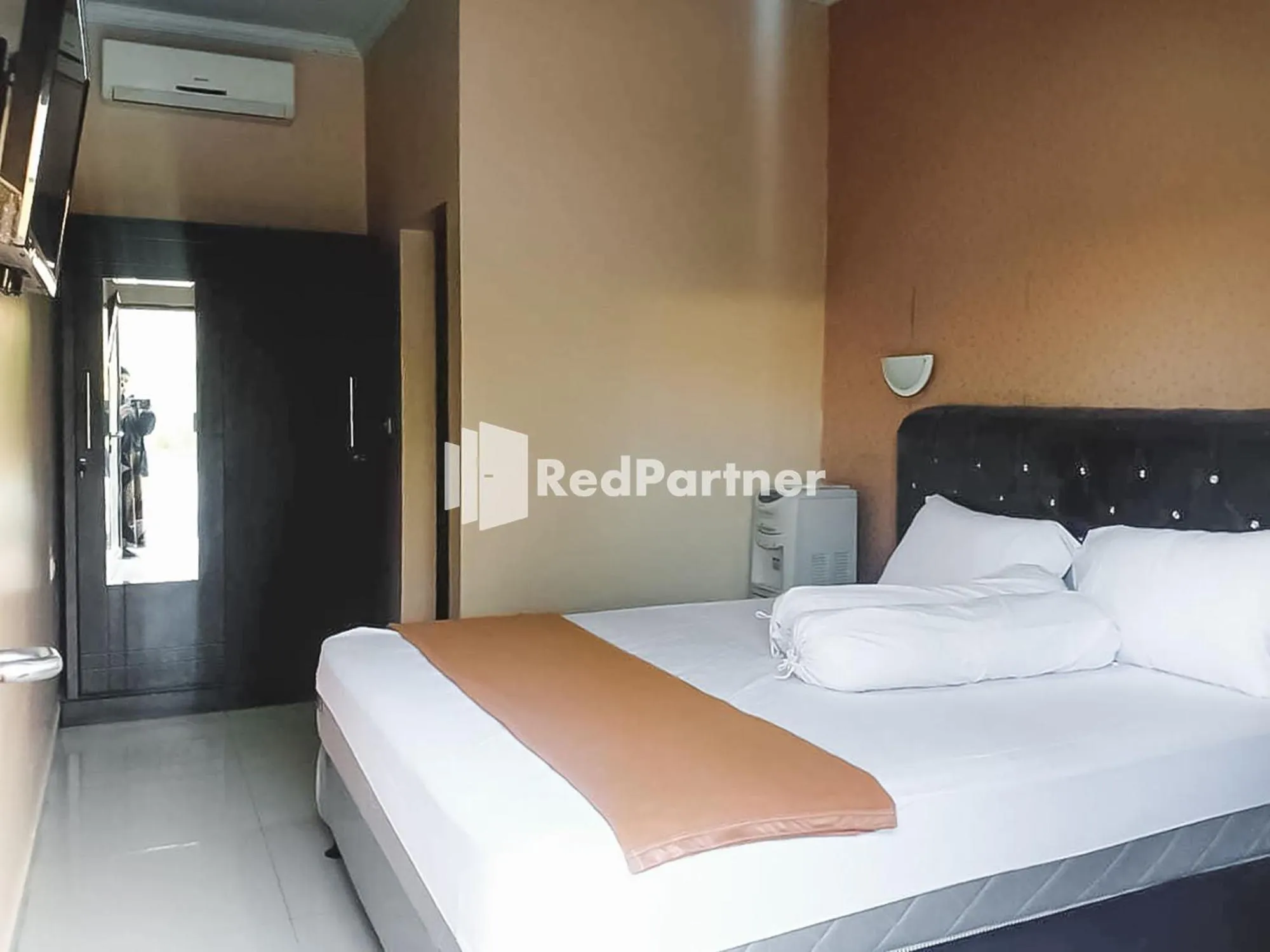 Bedroom, Bed in Ardico Residence Syariah Mitra RedDoorz