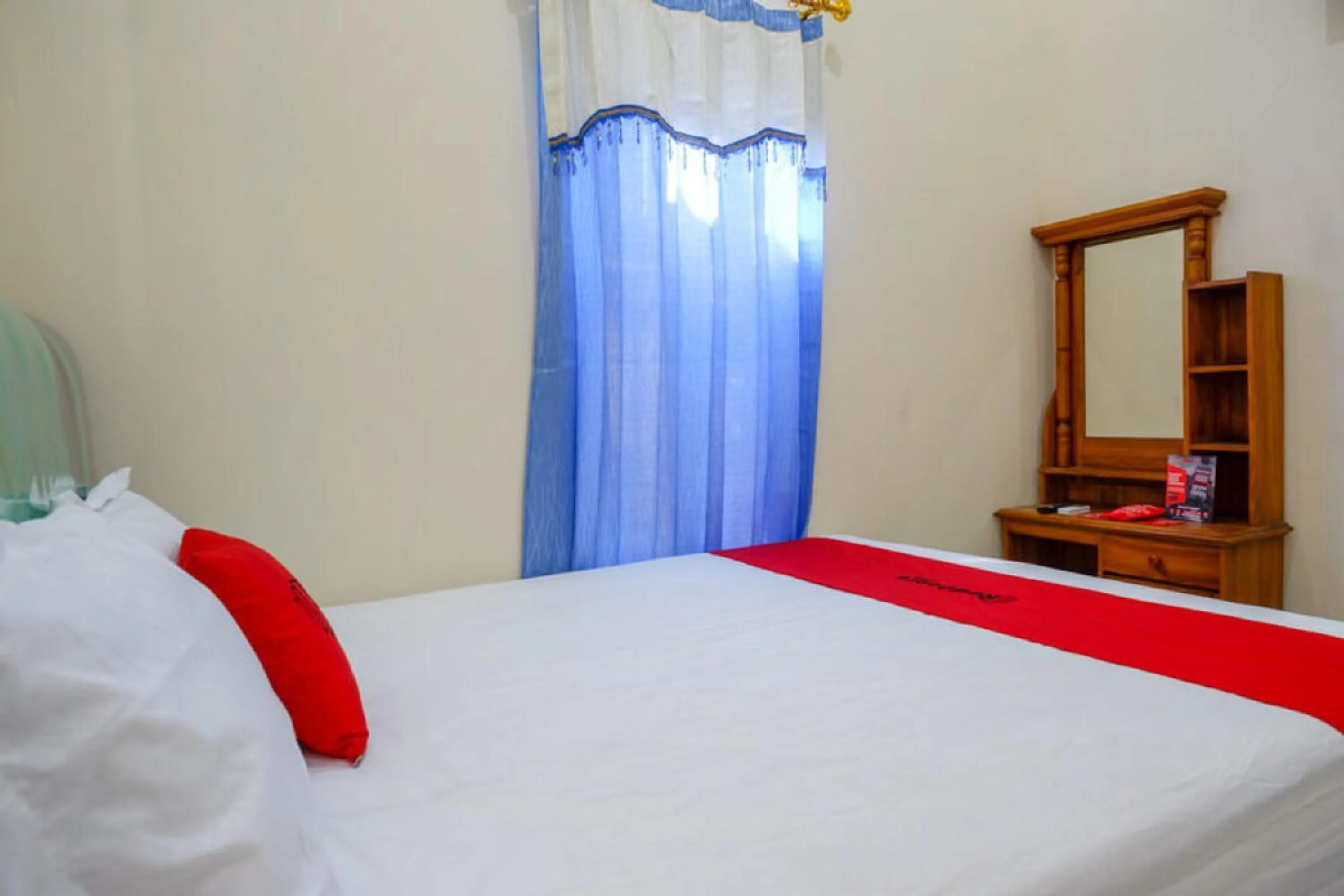 Bedroom, Bed in RedDoorz @ Jalan Raya Kaliwungu Selatan Kendal