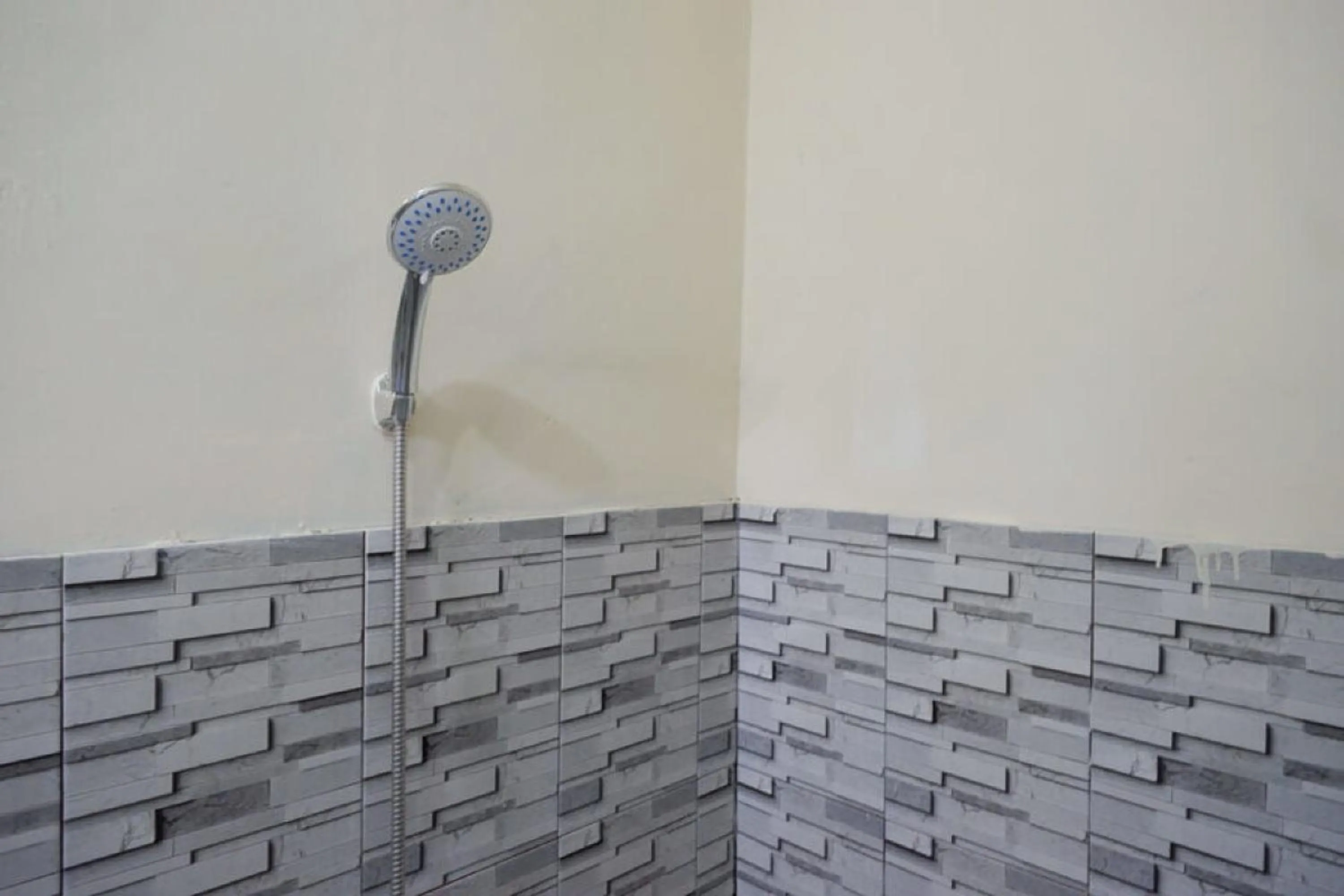 Bathroom in RedDoorz @ Jalan Raya Kaliwungu Selatan Kendal